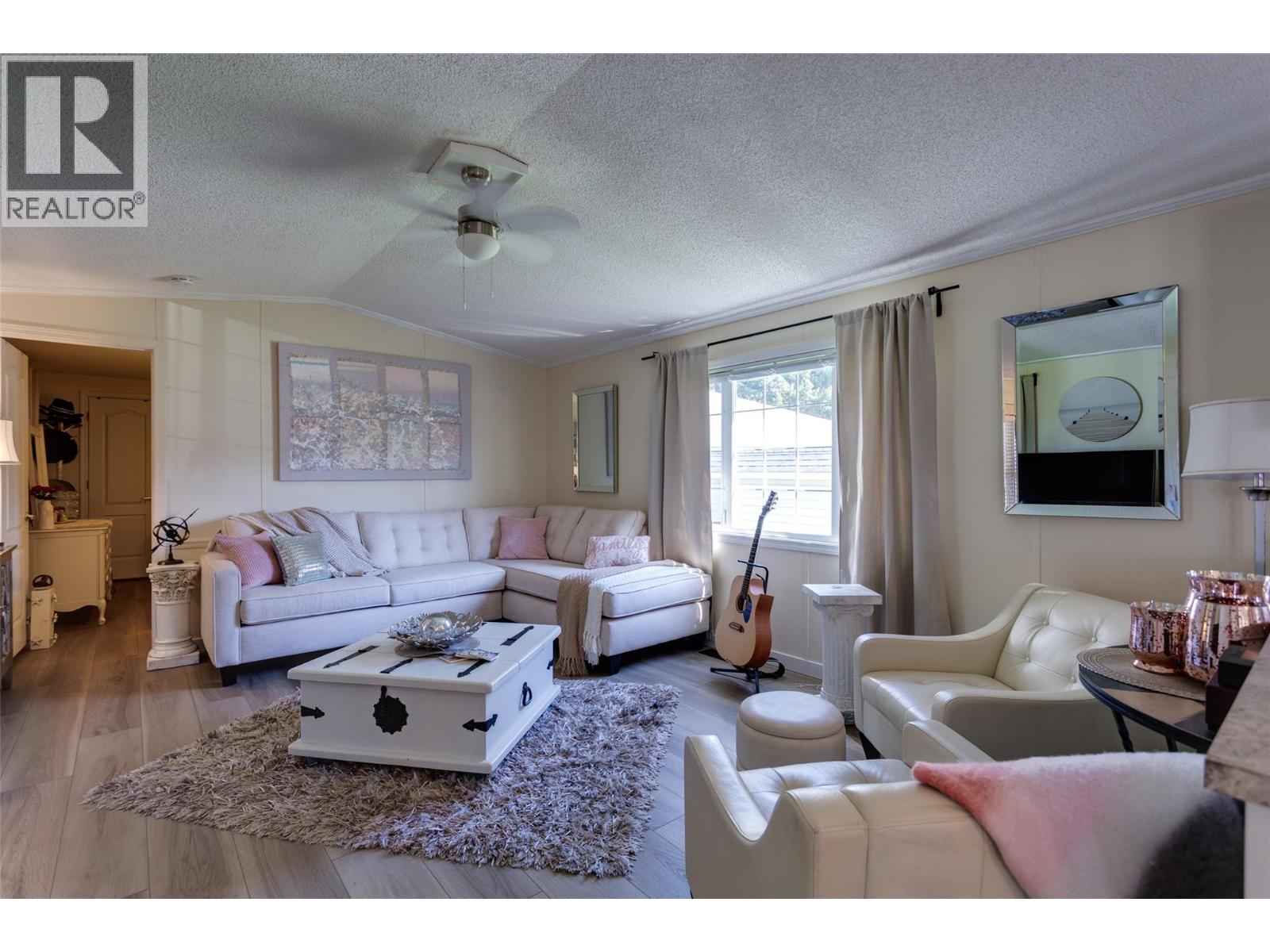 Picture for Unit #23, 1850 Shannon Lake  Road https://www.cirrealty.ca/reb/bc/8/10364088_18.jpg