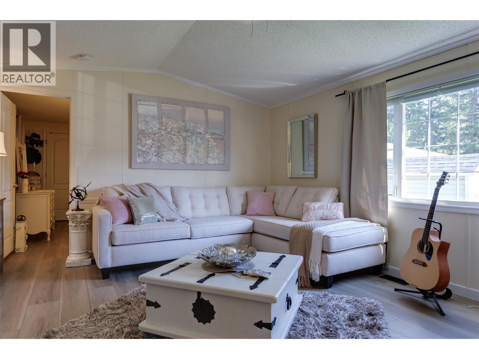 Picture for Unit #23, 1850 Shannon Lake  Road https://www.cirrealty.ca/reb/bc/8/10364088_23.jpg