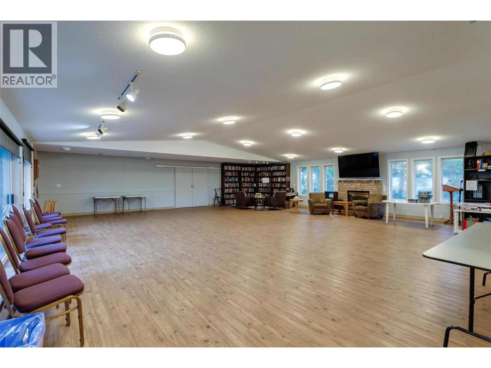 Picture for Unit #23, 1850 Shannon Lake  Road https://www.cirrealty.ca/reb/bc/8/10364088_44.jpg