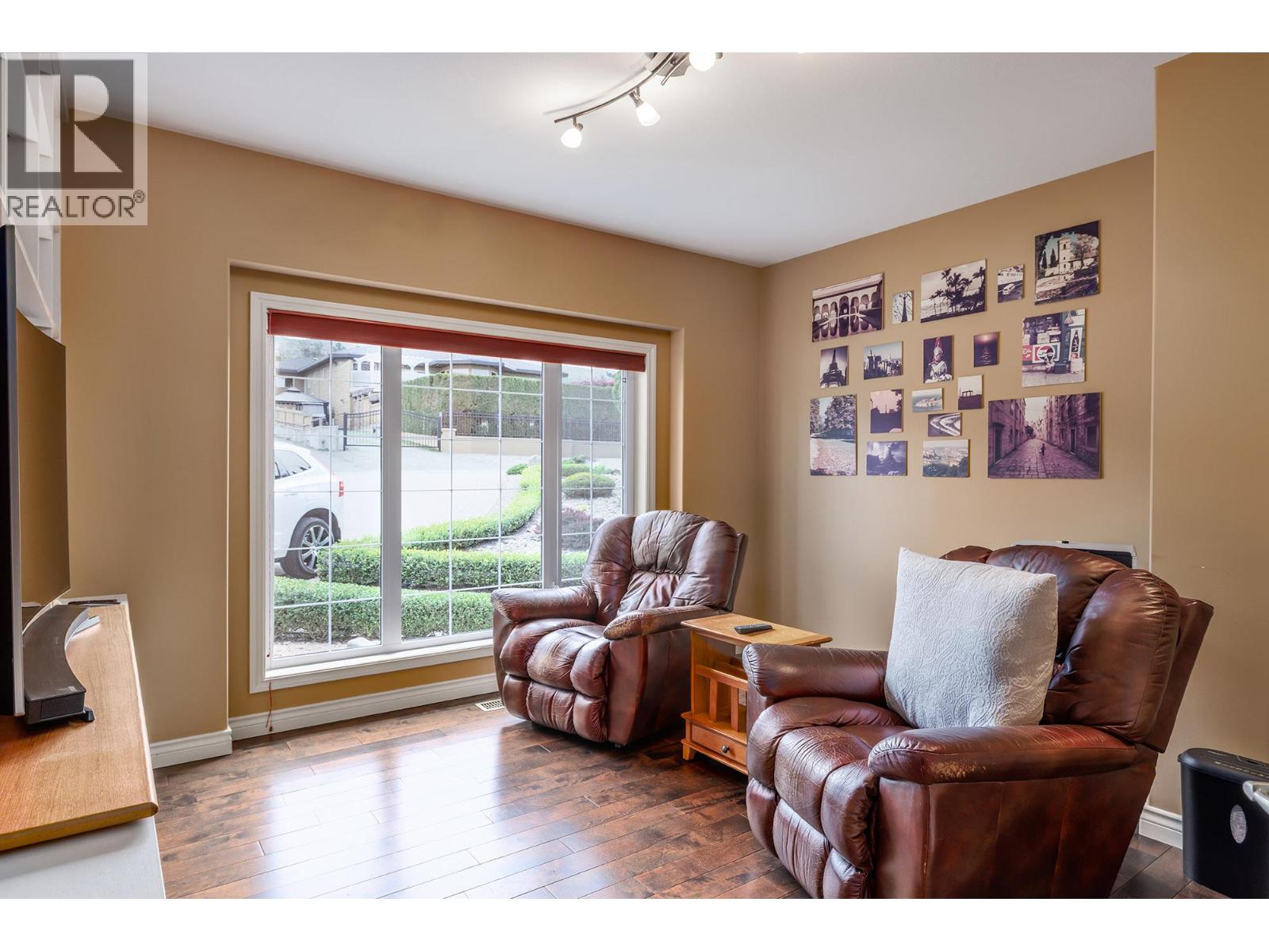 Picture for 370 Sandpiper  Street https://www.cirrealty.ca/reb/bc/8/10364098_15.jpg