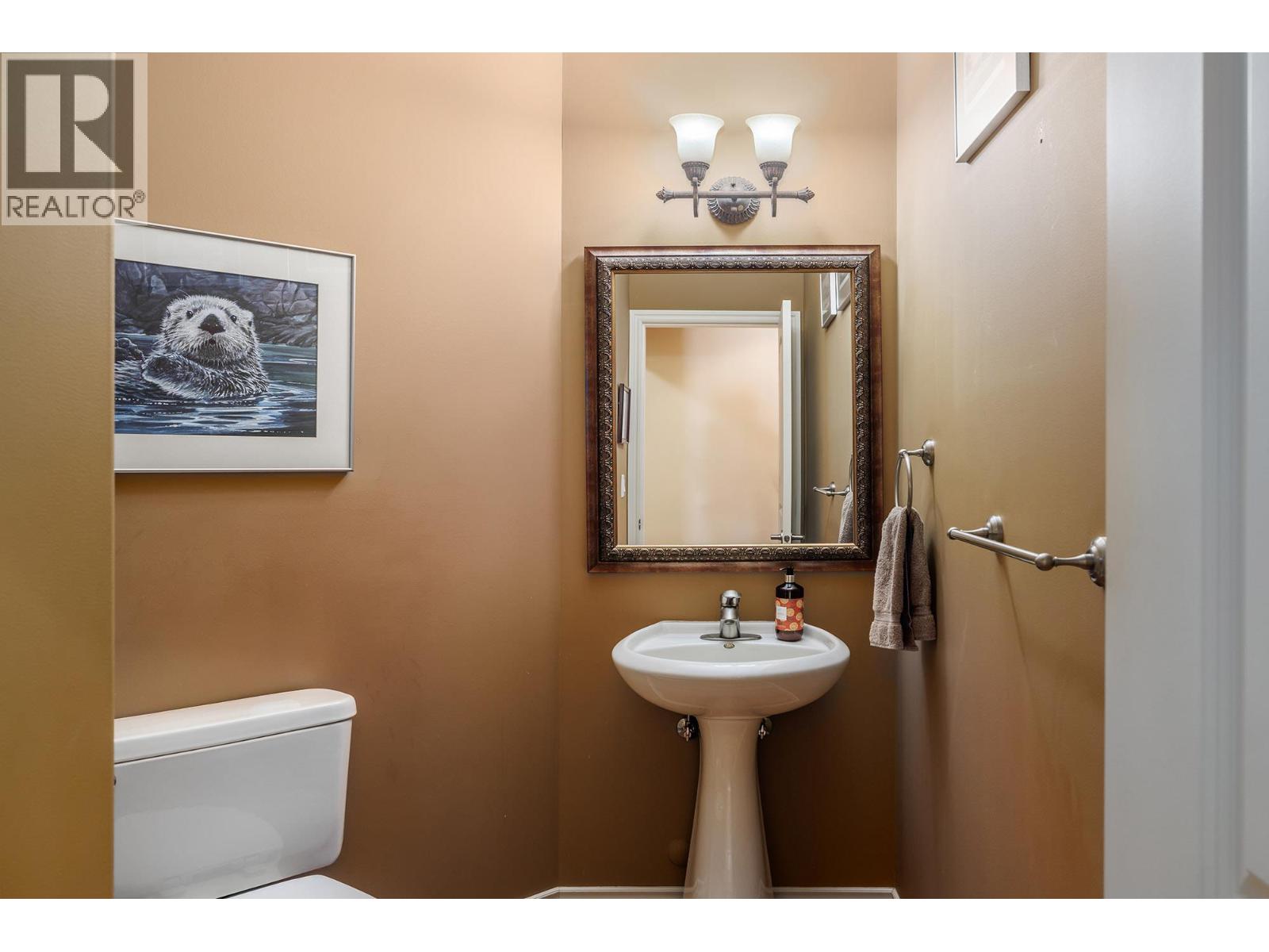 Picture for 370 Sandpiper  Street https://www.cirrealty.ca/reb/bc/8/10364098_16.jpg