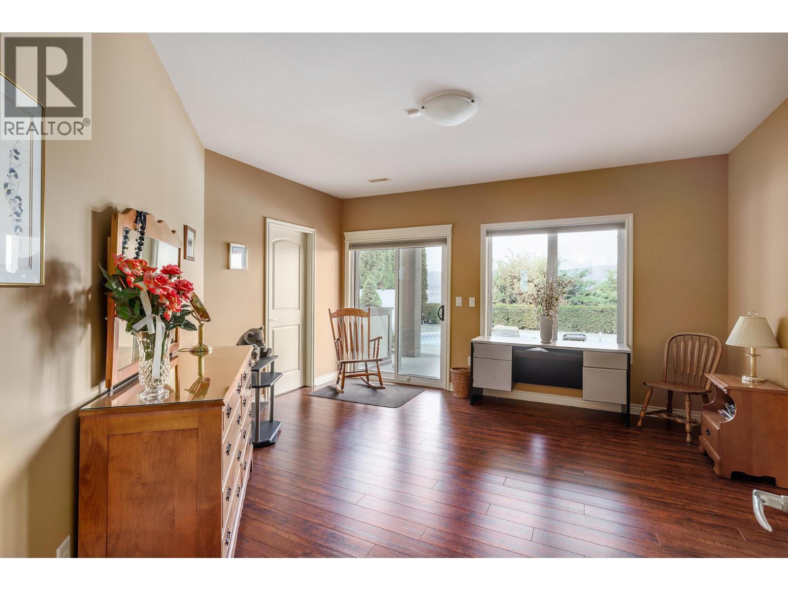 Picture for 370 Sandpiper  Street https://www.cirrealty.ca/reb/bc/8/10364098_23.jpg