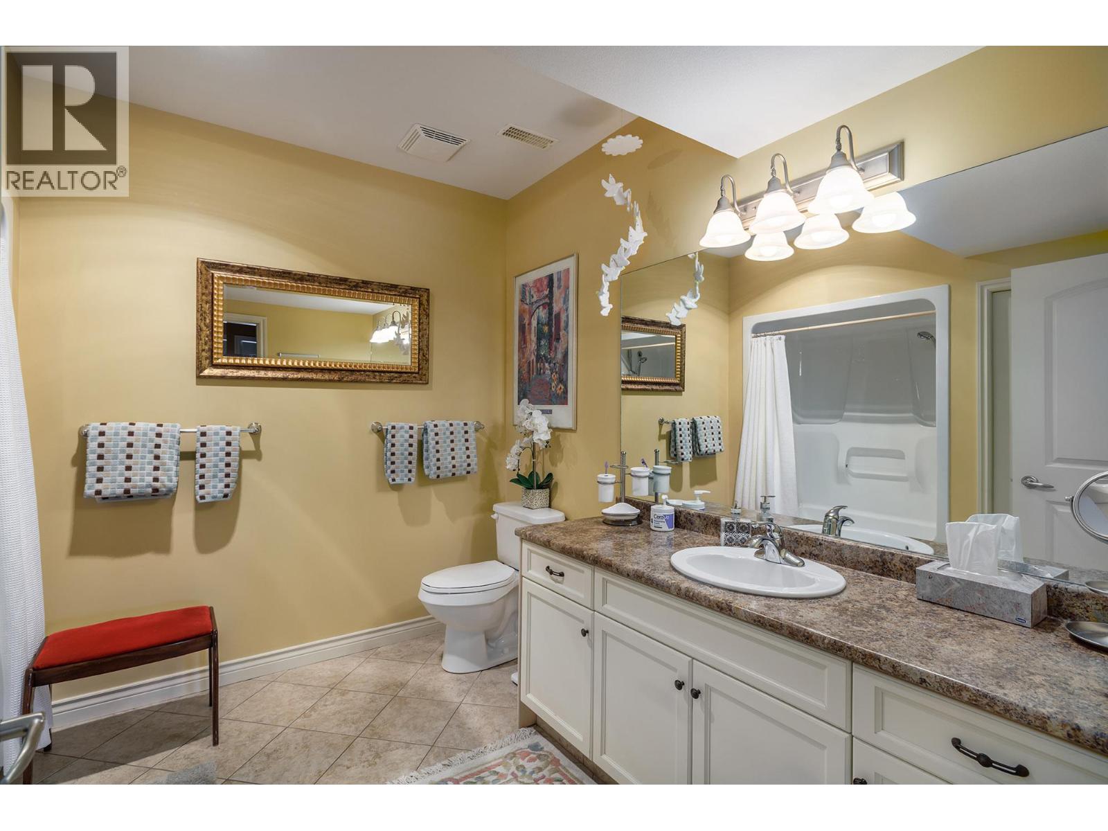 Picture for 370 Sandpiper  Street https://www.cirrealty.ca/reb/bc/8/10364098_24.jpg