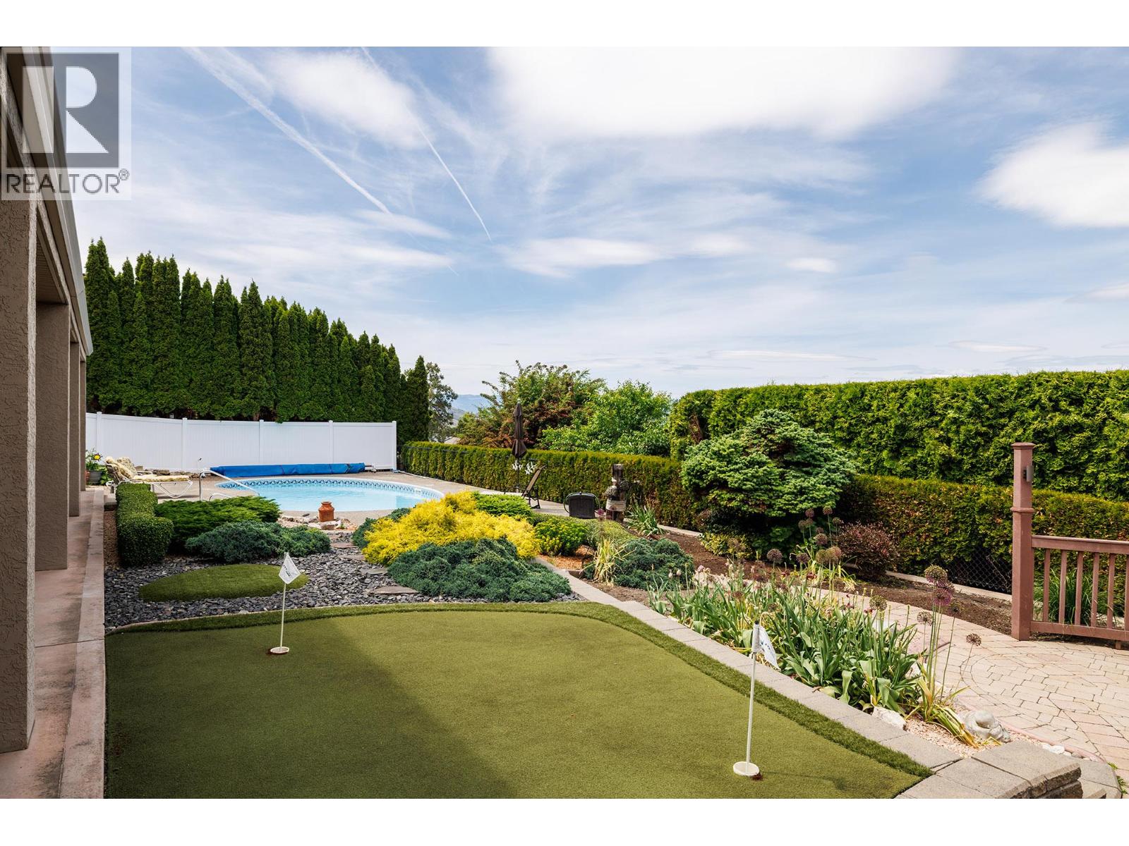 Picture for 370 Sandpiper  Street https://www.cirrealty.ca/reb/bc/8/10364098_28.jpg