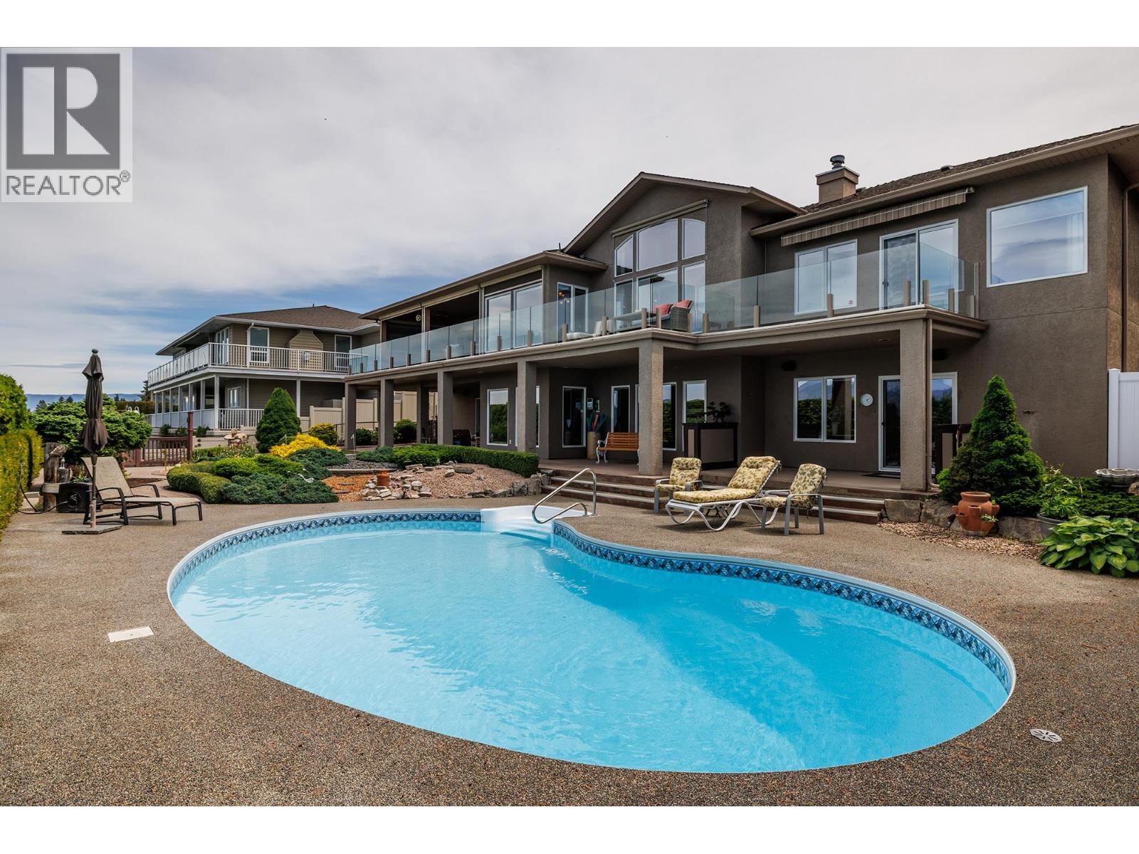 Picture for 370 Sandpiper  Street https://www.cirrealty.ca/reb/bc/8/10364098_33.jpg