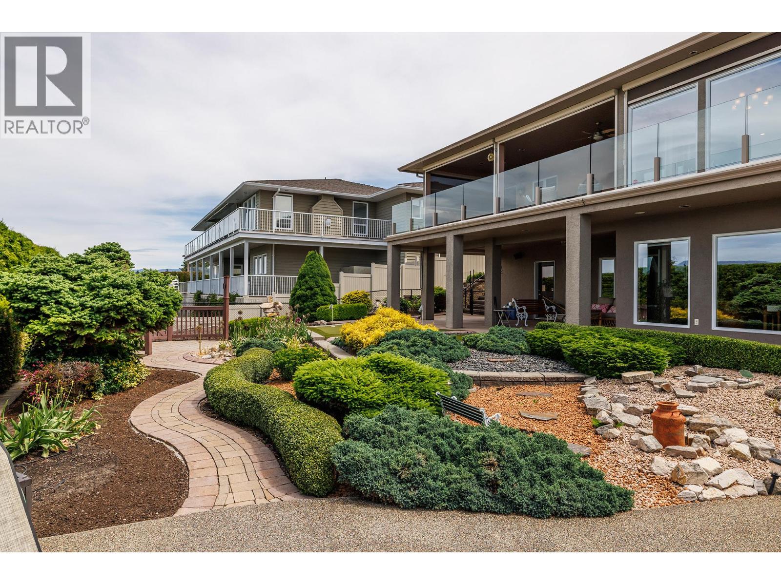 Picture for 370 Sandpiper  Street https://www.cirrealty.ca/reb/bc/8/10364098_34.jpg