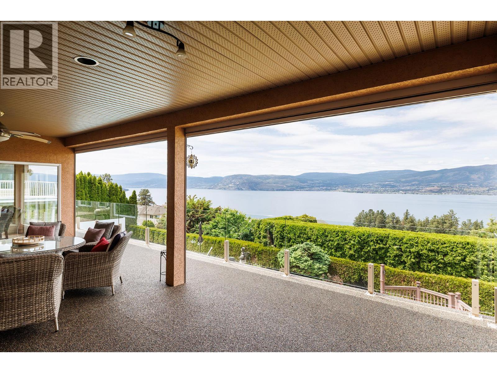 Picture for 370 Sandpiper  Street https://www.cirrealty.ca/reb/bc/8/10364098_36.jpg