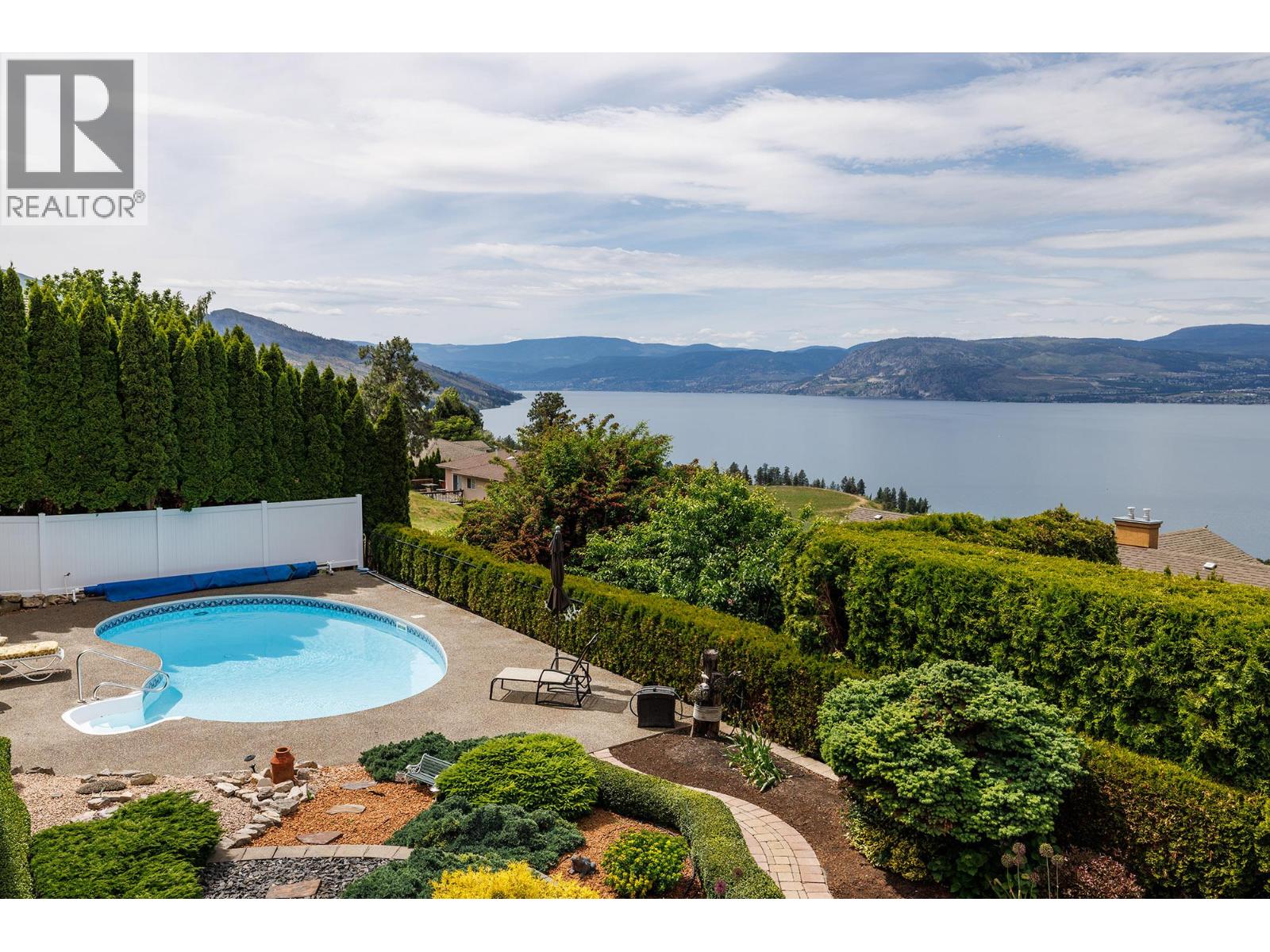 Picture for 370 Sandpiper  Street https://www.cirrealty.ca/reb/bc/8/10364098_38.jpg