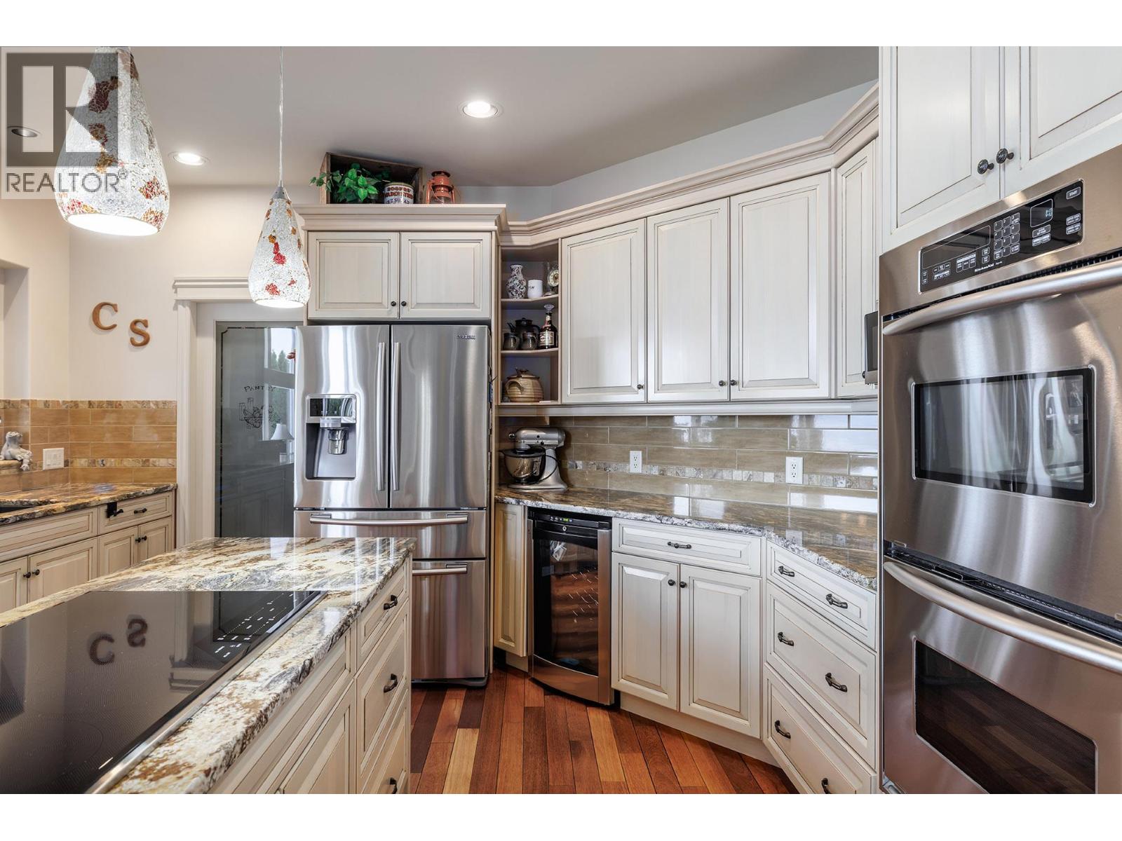 Picture for 370 Sandpiper  Street https://www.cirrealty.ca/reb/bc/8/10364098_8.jpg