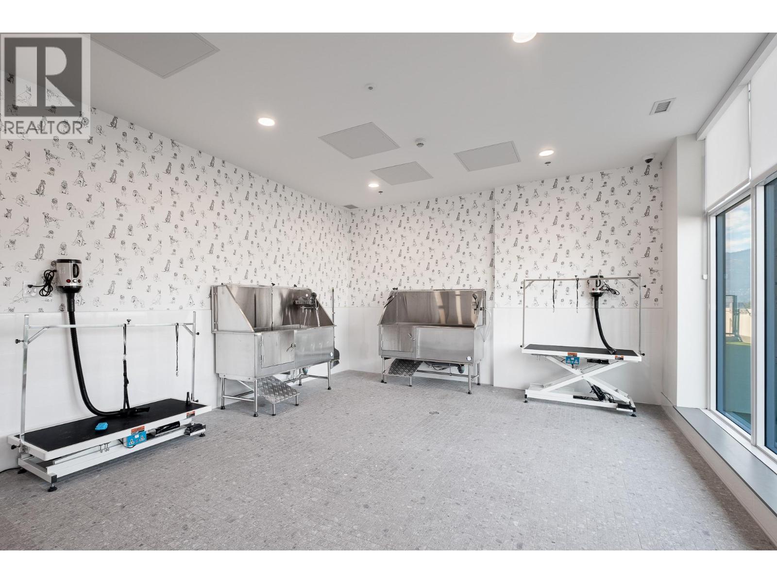 Picture for Unit #902, 1626 Water  Street https://www.cirrealty.ca/reb/bc/8/10364118_31.jpg