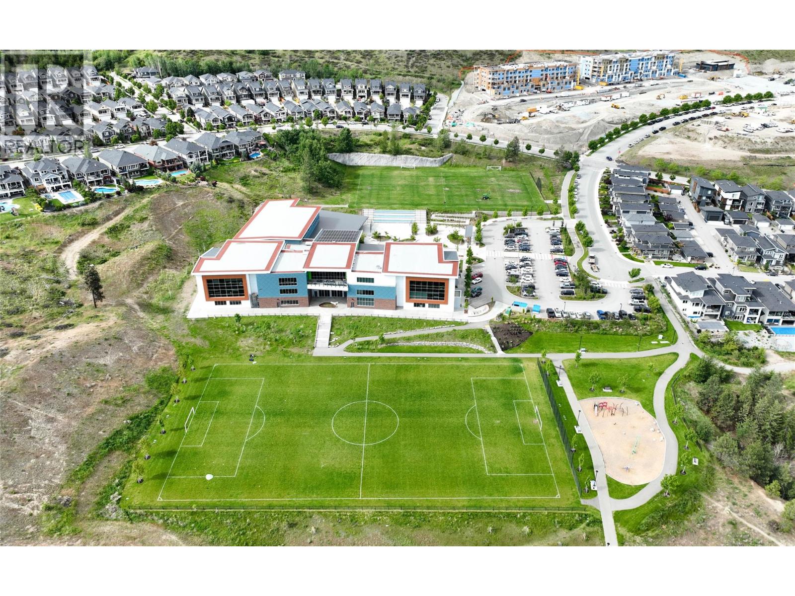 Picture for Unit #3, 757 Barnaby  Road https://www.cirrealty.ca/reb/bc/8/10364188_15.jpg