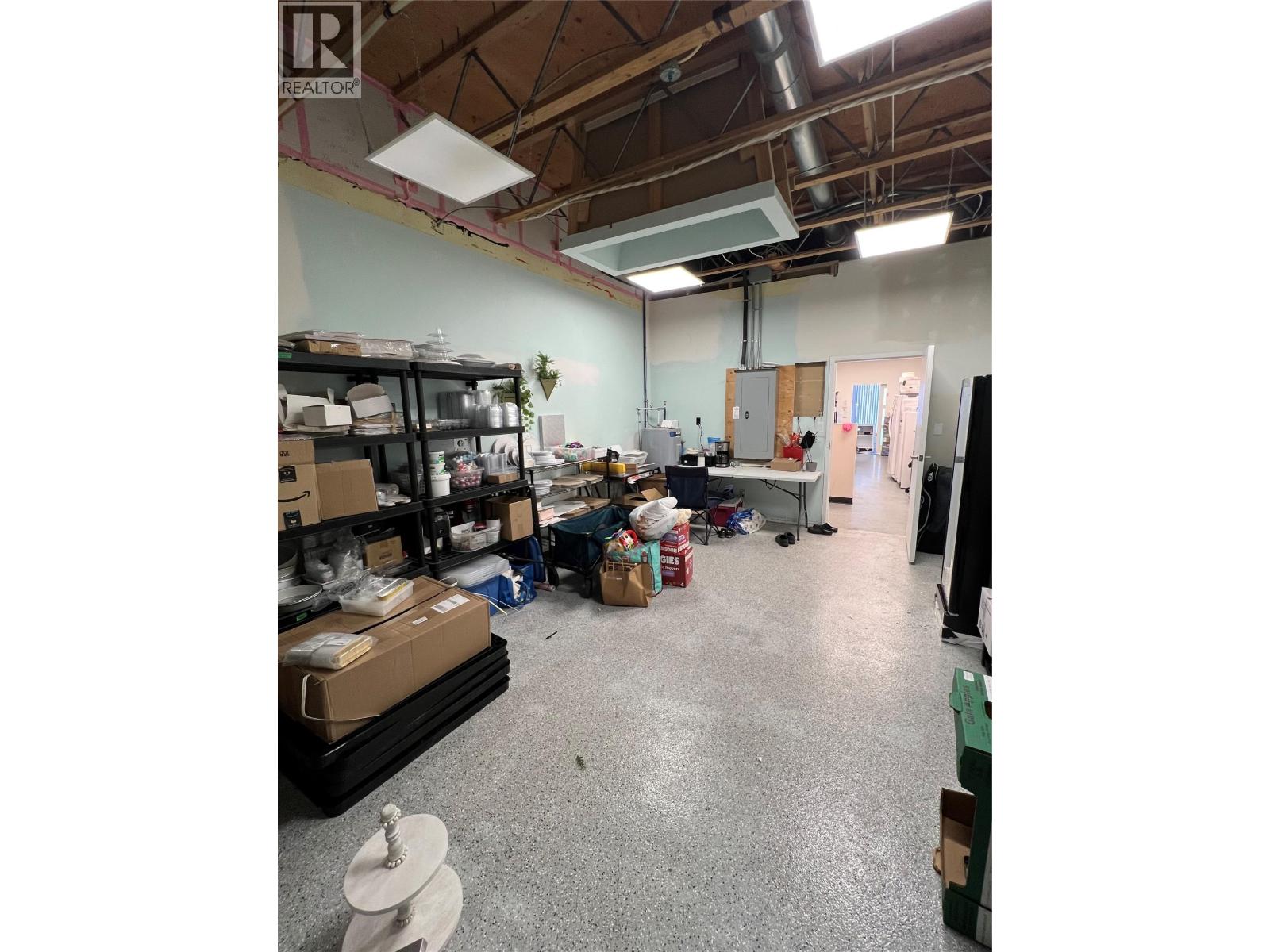 Picture for 1695 Burtch  Road https://www.cirrealty.ca/reb/bc/8/10364468_8.jpg