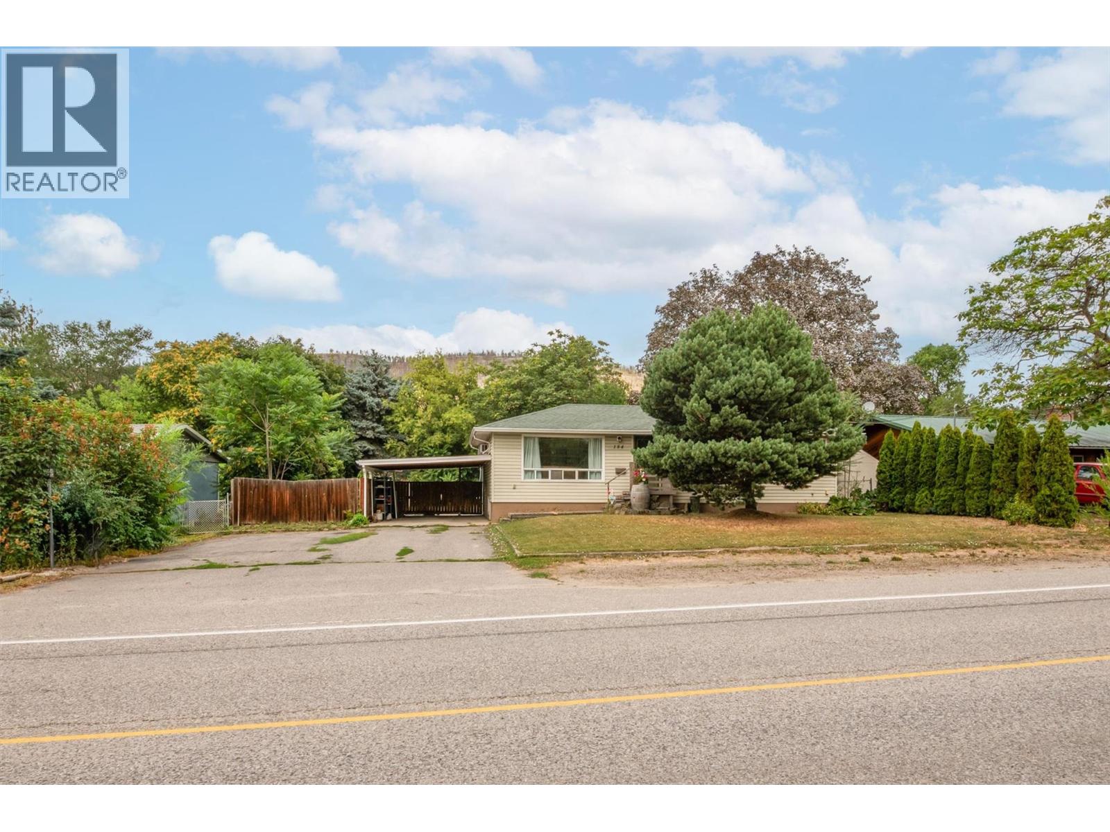 Picture for 184 Snowsell  StreetN https://www.cirrealty.ca/reb/bc/8/10364578_20.jpg