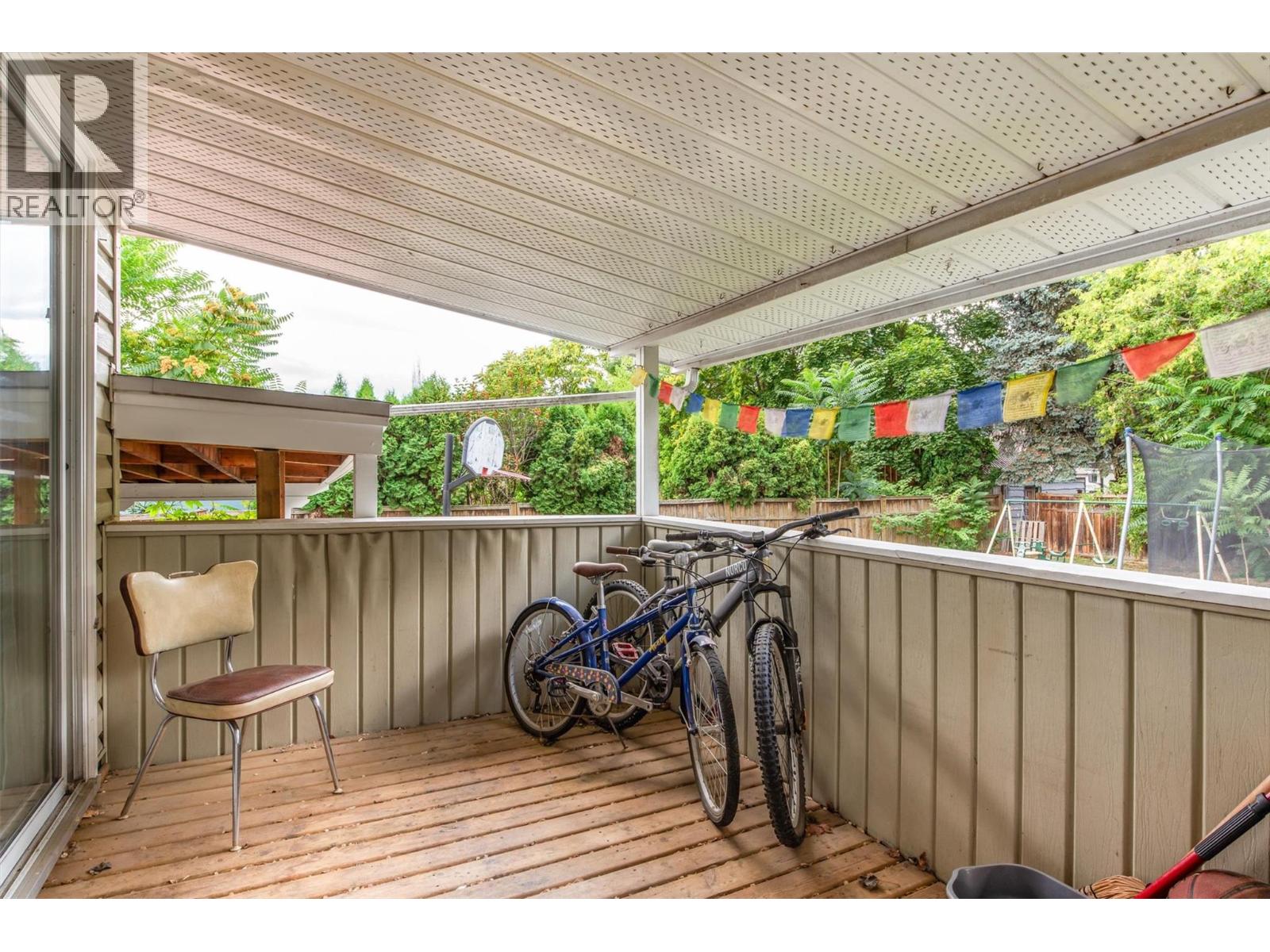 Picture for 184 Snowsell  StreetN https://www.cirrealty.ca/reb/bc/8/10364578_25.jpg