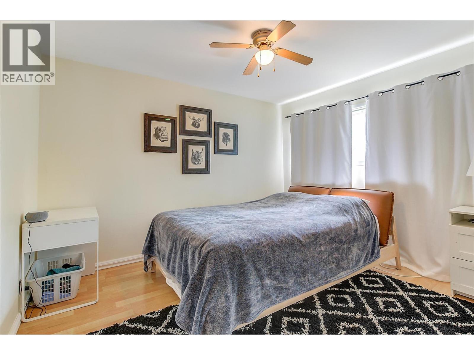 Picture for 184 Snowsell  StreetN https://www.cirrealty.ca/reb/bc/8/10364578_40.jpg