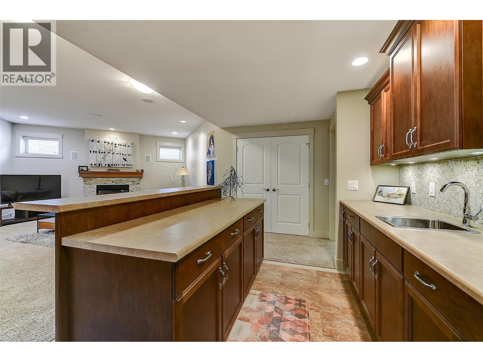 Picture for 1147 Glenview  Court https://www.cirrealty.ca/reb/bc/8/10364588_26.jpg