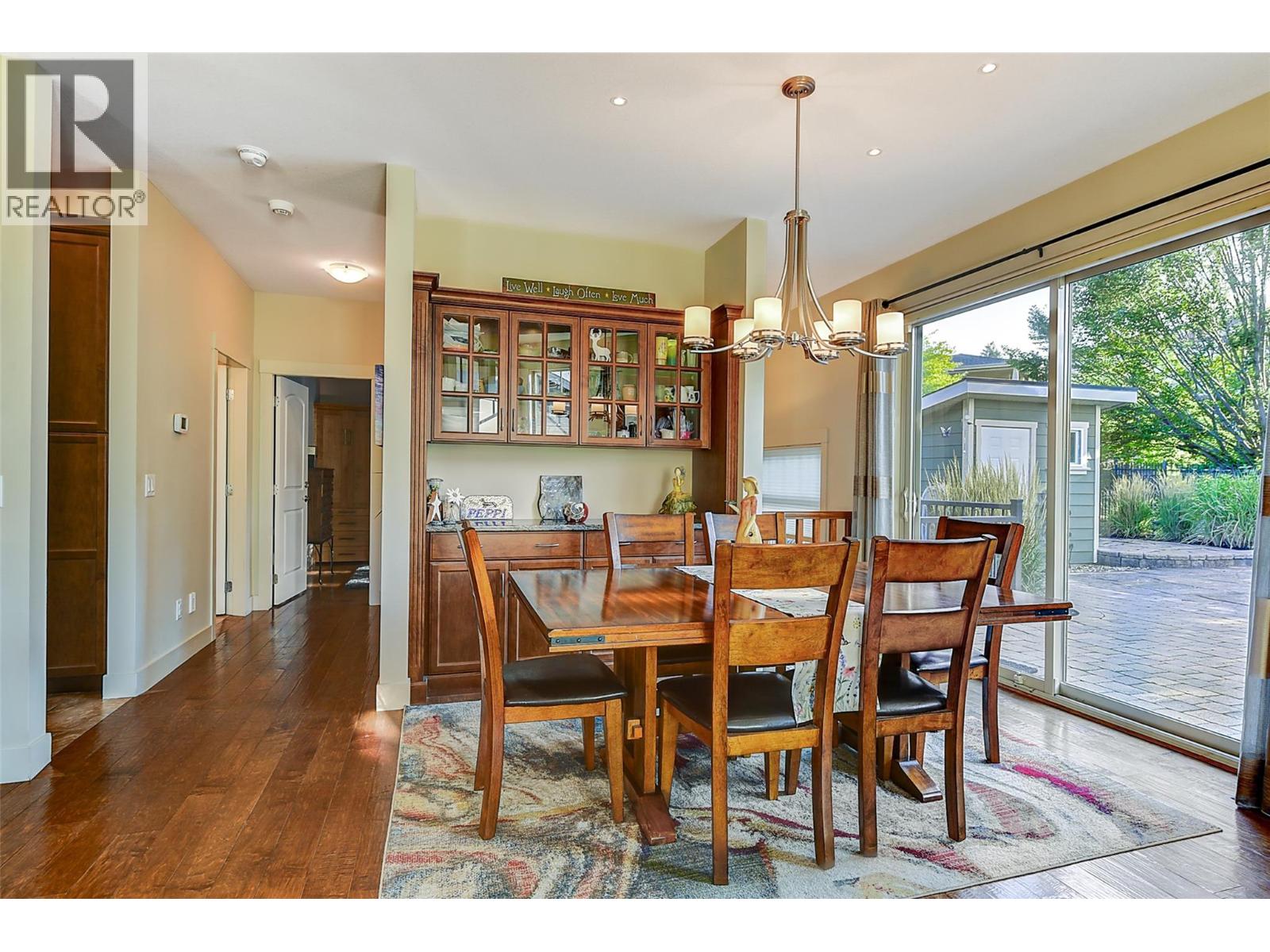 Picture for 1147 Glenview  Court https://www.cirrealty.ca/reb/bc/8/10364588_8.jpg