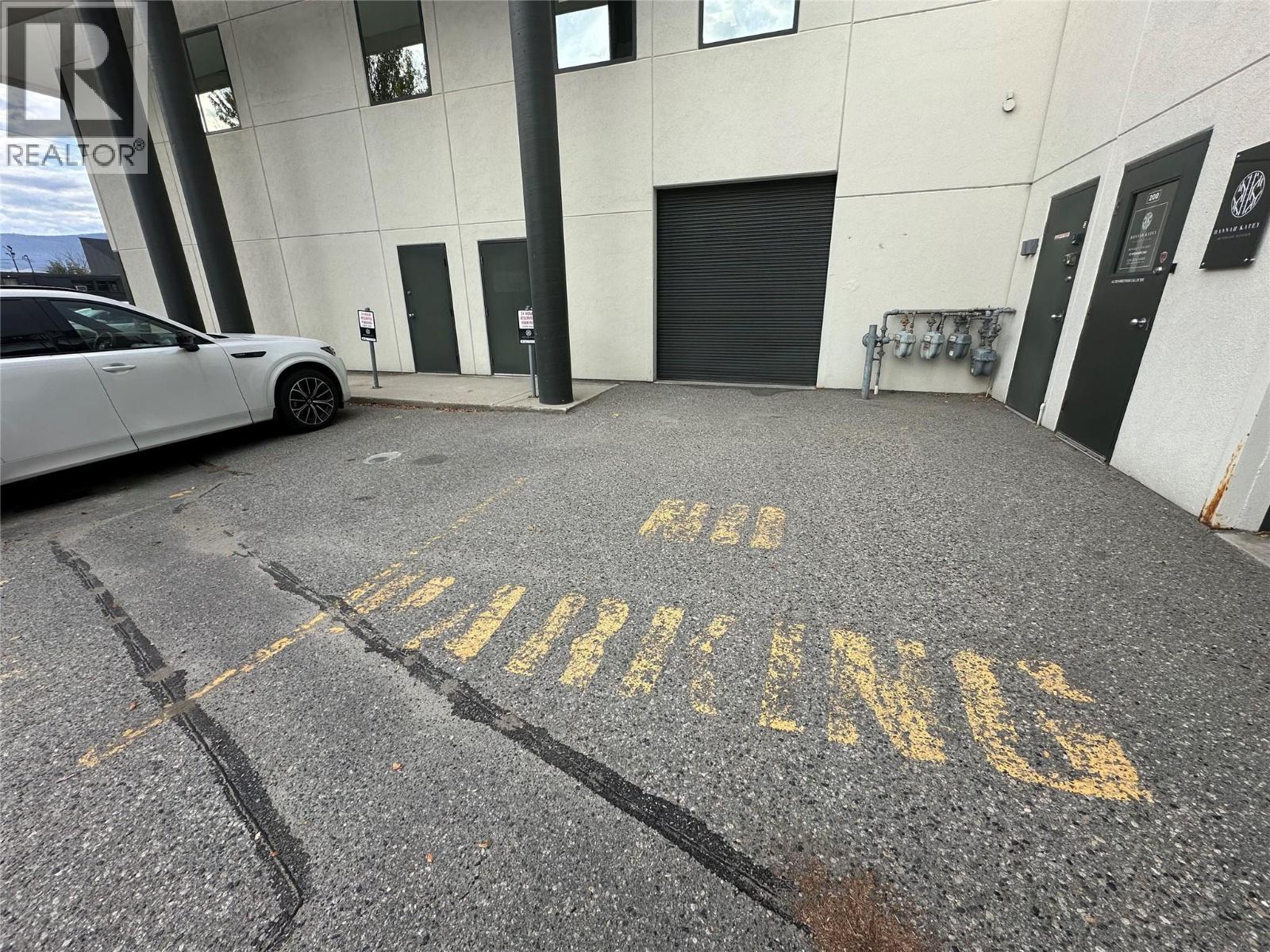 Picture for 1751 Harvey  Avenue https://www.cirrealty.ca/reb/bc/8/10364648_15.jpg