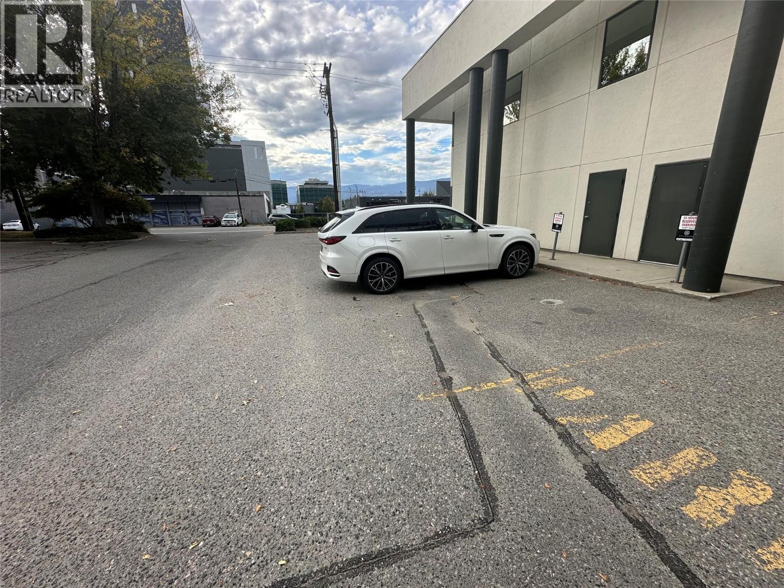 Picture for 1751 Harvey  Avenue https://www.cirrealty.ca/reb/bc/8/10364648_16.jpg