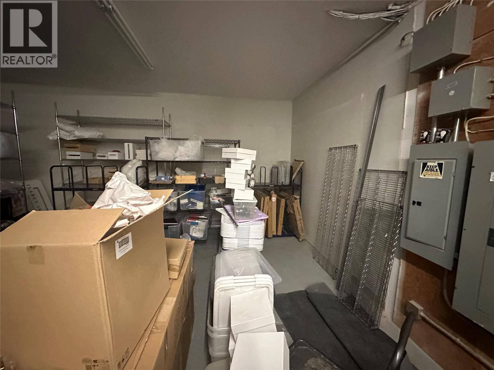 Picture for 1751 Harvey  Avenue https://www.cirrealty.ca/reb/bc/8/10364648_8.jpg