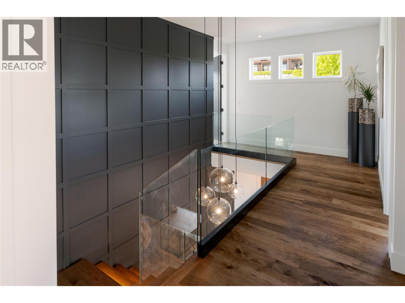 Picture for 172 Skyland  Drive https://www.cirrealty.ca/reb/bc/8/10364708_33.jpg