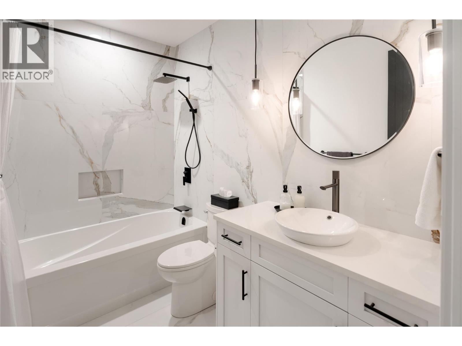 Picture for 172 Skyland  Drive https://www.cirrealty.ca/reb/bc/8/10364708_42.jpg