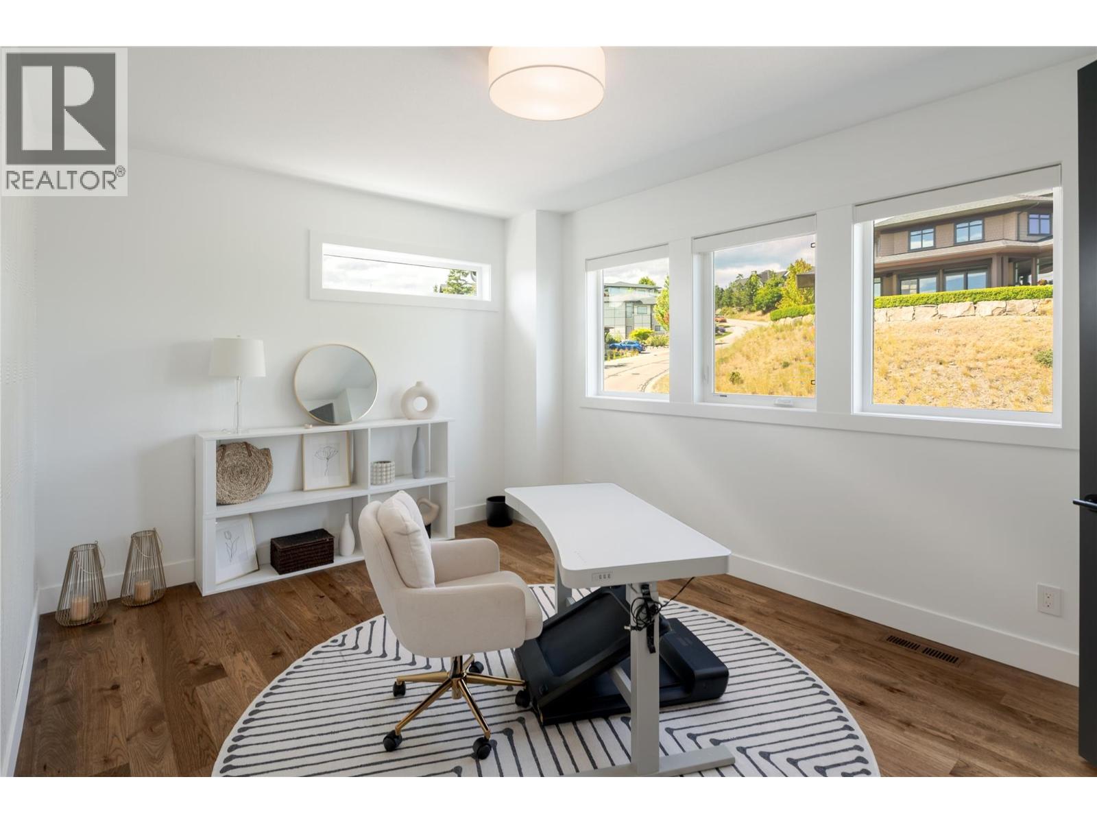 Picture for 172 Skyland  Drive https://www.cirrealty.ca/reb/bc/8/10364708_43.jpg