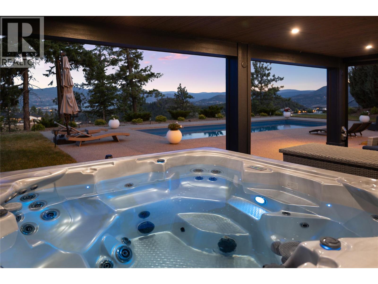 Picture for 172 Skyland  Drive https://www.cirrealty.ca/reb/bc/8/10364708_47.jpg