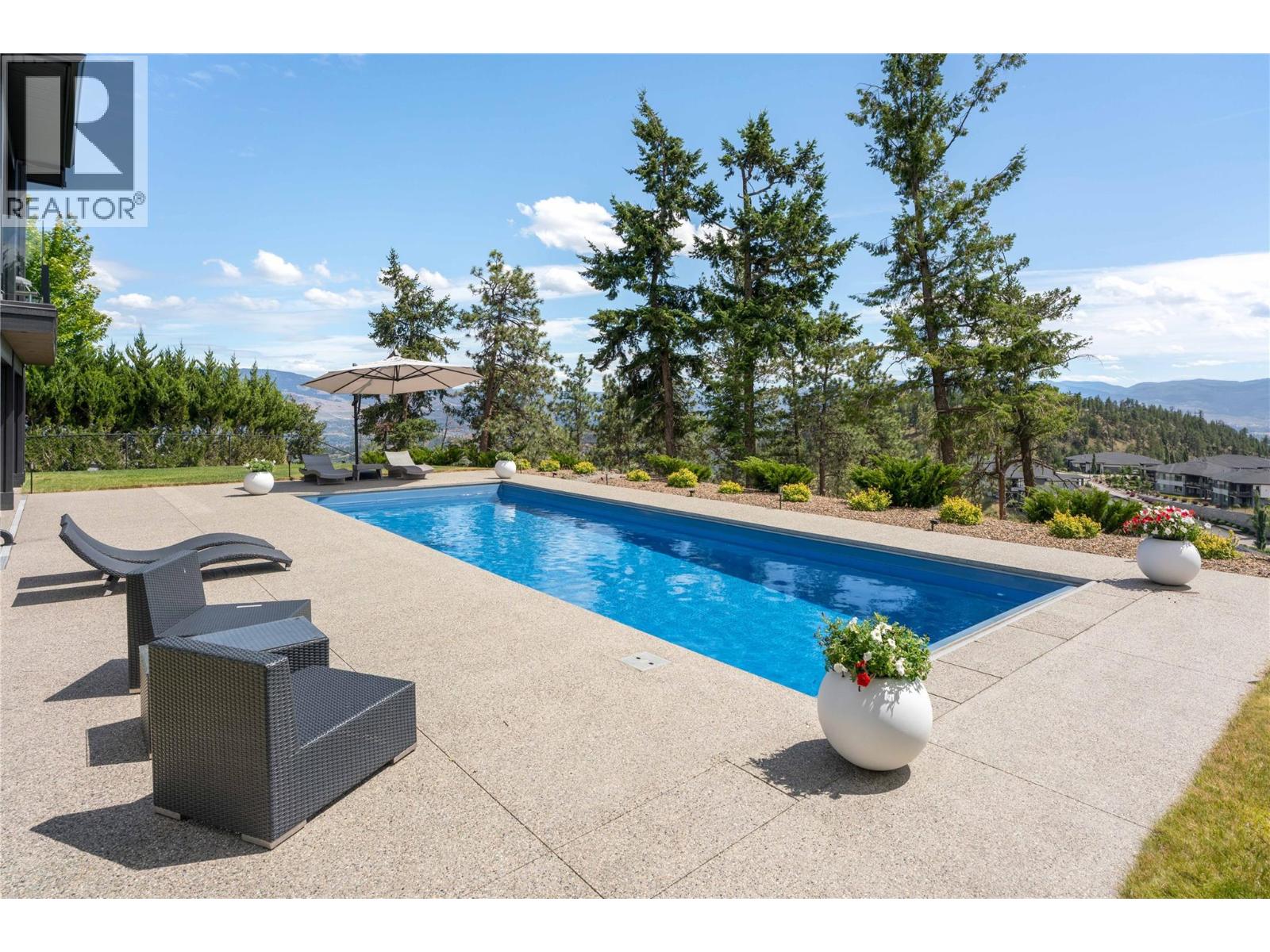 Picture for 172 Skyland  Drive https://www.cirrealty.ca/reb/bc/8/10364708_49.jpg