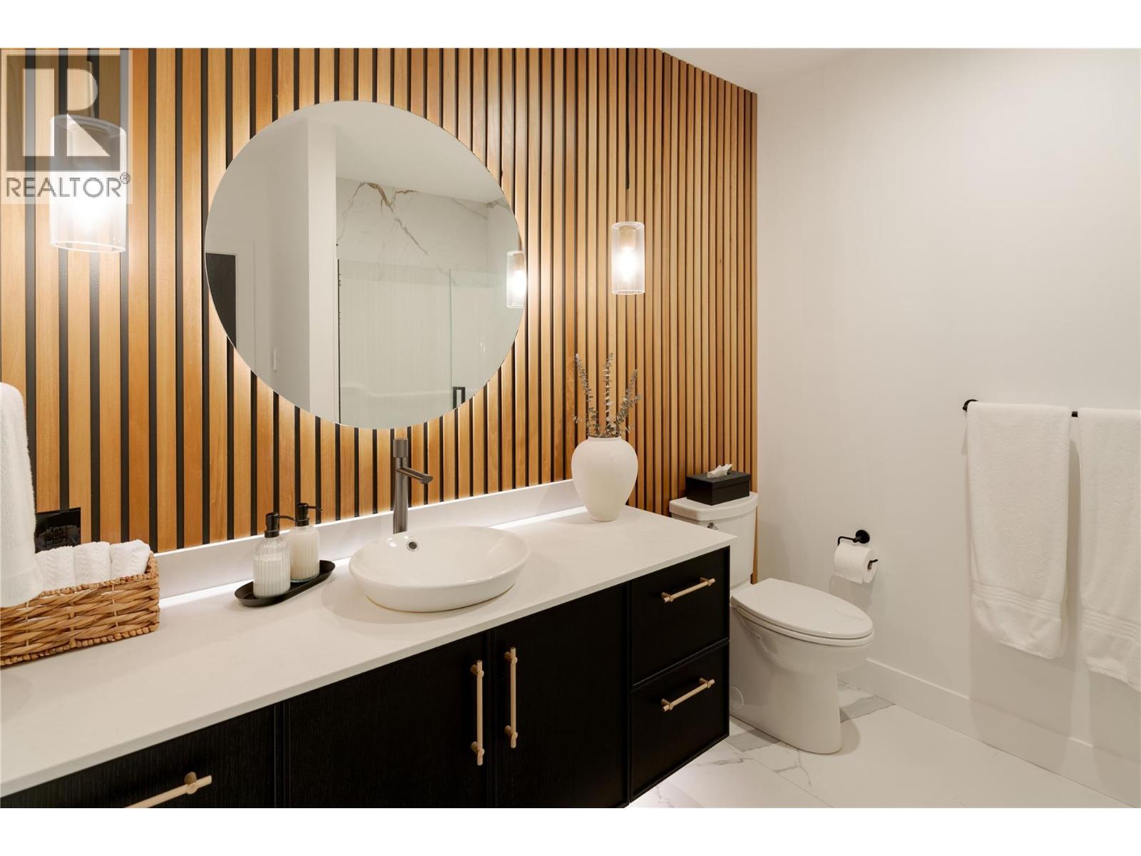 Picture for 172 Skyland  Drive https://www.cirrealty.ca/reb/bc/8/10364708_60.jpg