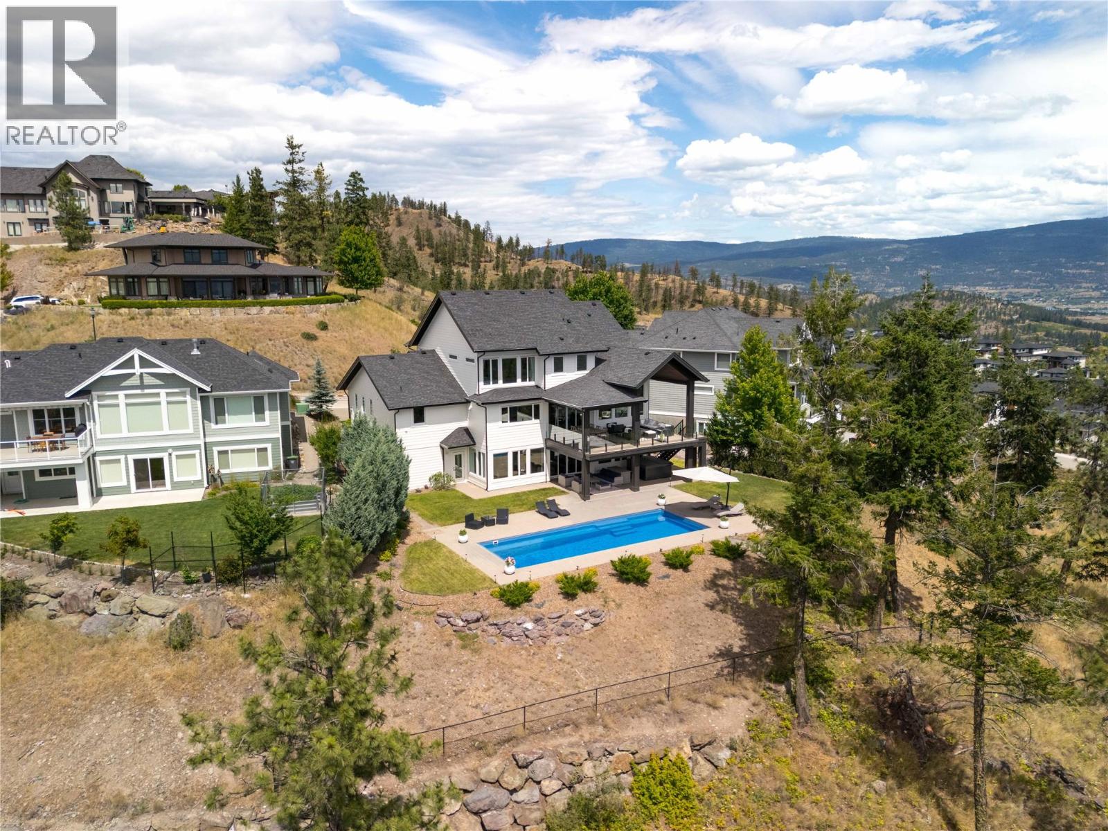 Picture for 172 Skyland  Drive https://www.cirrealty.ca/reb/bc/8/10364708_61.jpg