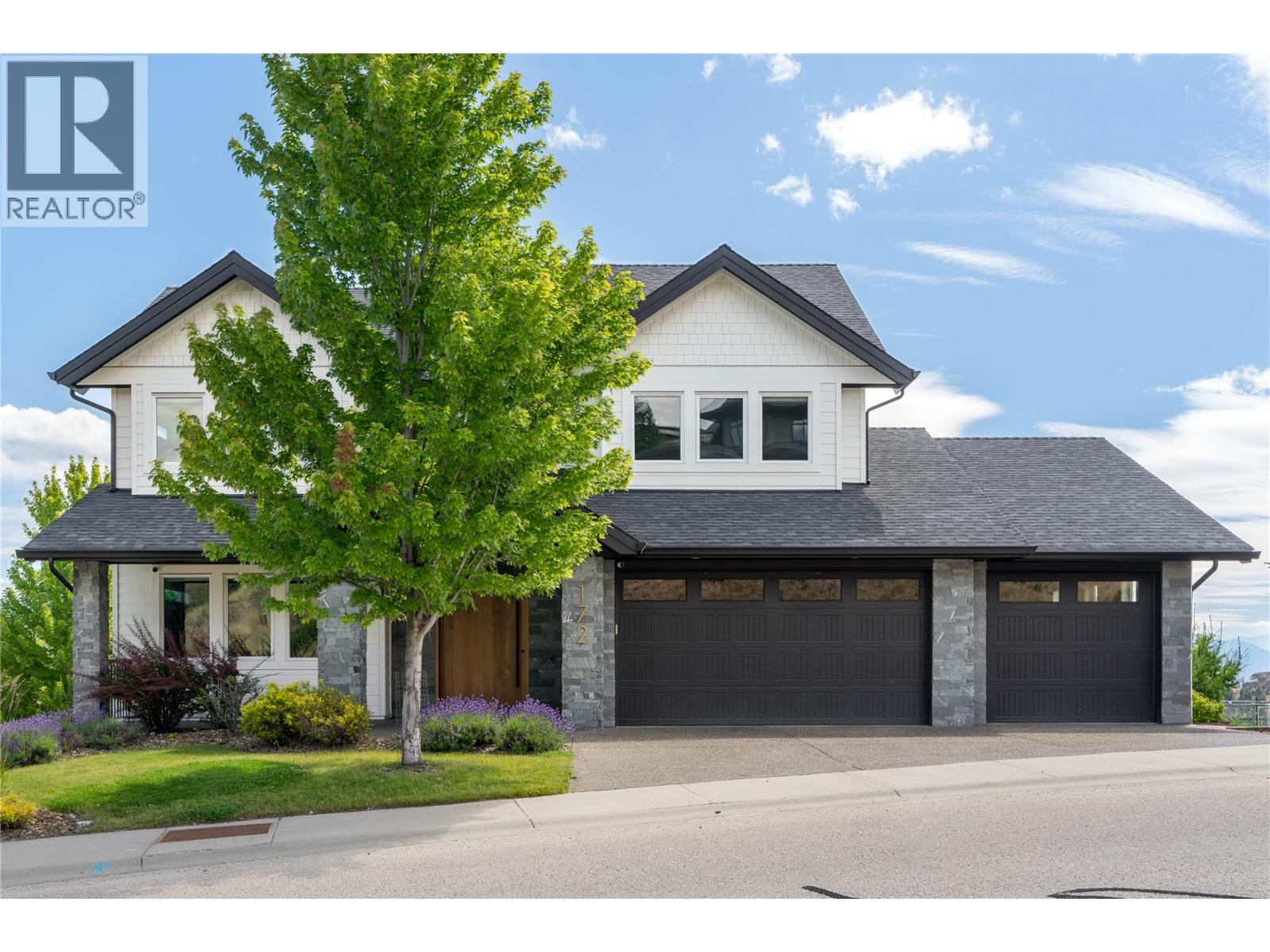 Picture for 172 Skyland  Drive https://www.cirrealty.ca/reb/bc/8/10364708_73.jpg