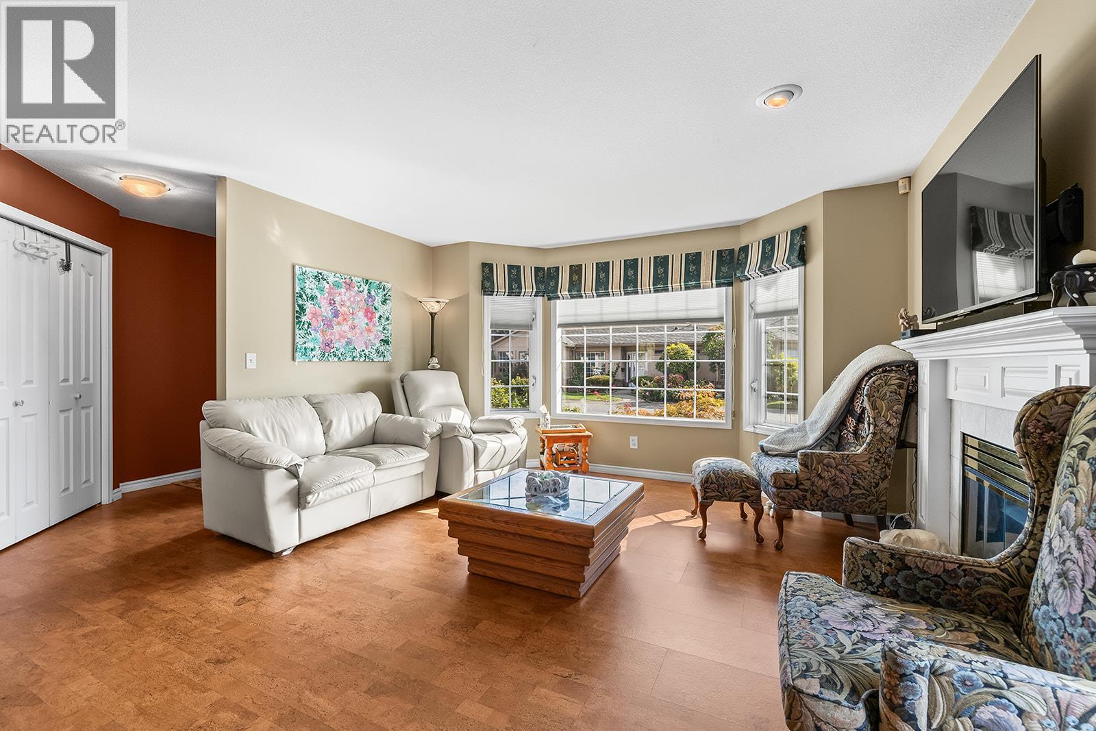 Picture for Unit #130, 595 Yates  Road https://www.cirrealty.ca/reb/bc/8/10364858_11.jpg