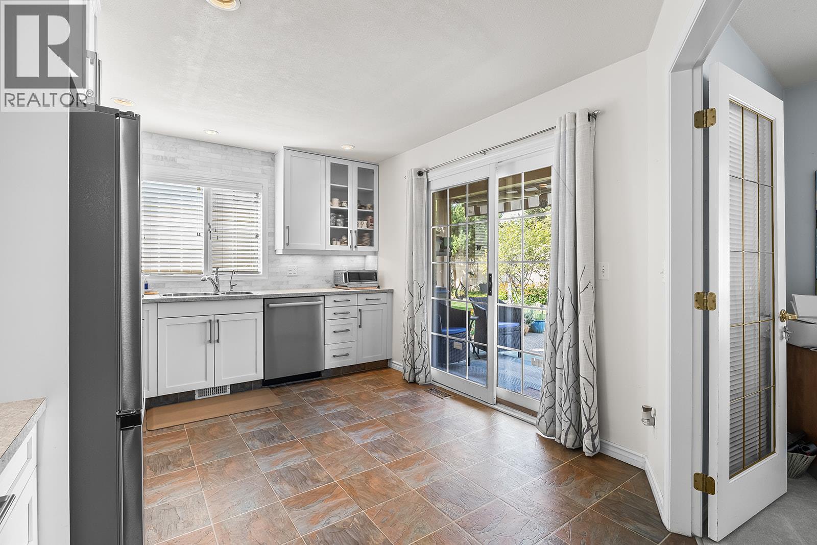 Picture for Unit #130, 595 Yates  Road https://www.cirrealty.ca/reb/bc/8/10364858_21.jpg