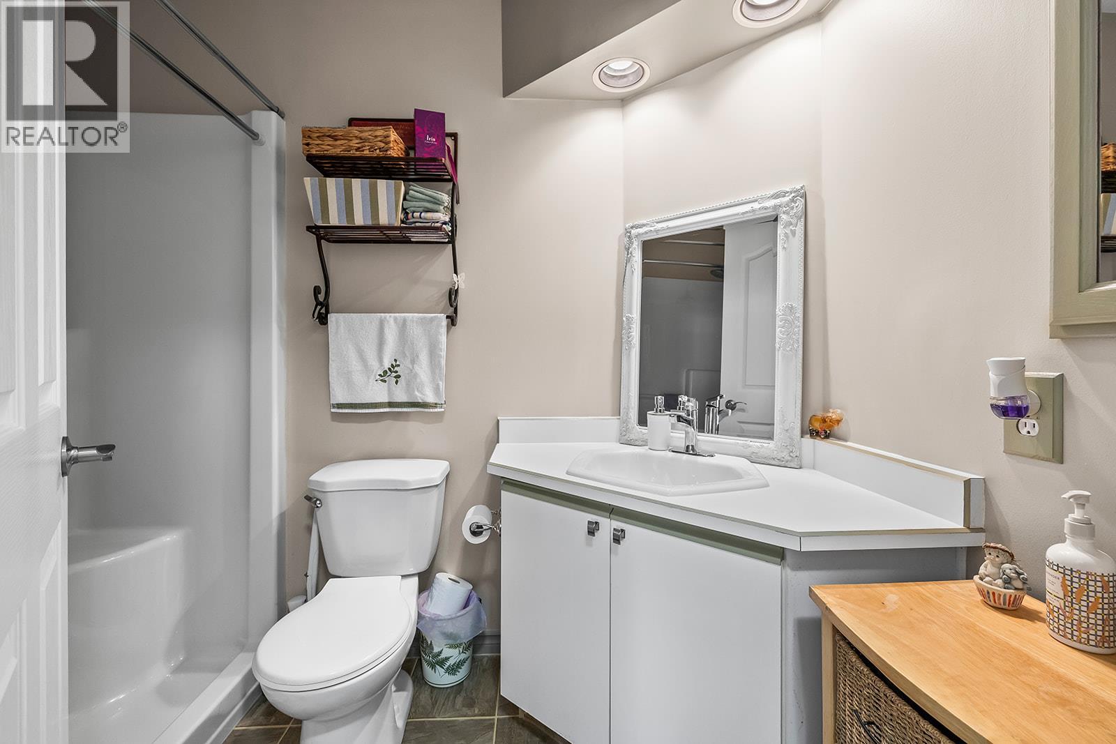 Picture for Unit #130, 595 Yates  Road https://www.cirrealty.ca/reb/bc/8/10364858_31.jpg