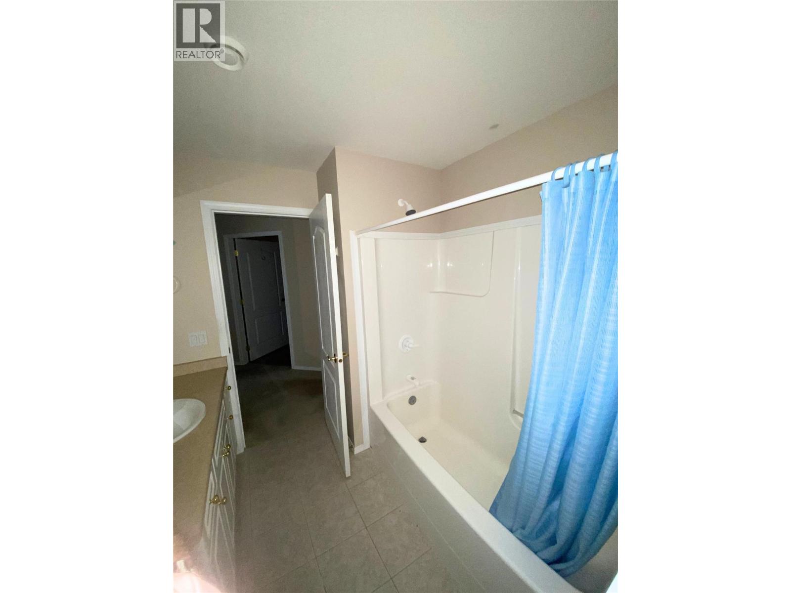 Picture for Unit #14, 2300 Silver  Place https://www.cirrealty.ca/reb/bc/8/10365118_19.jpg