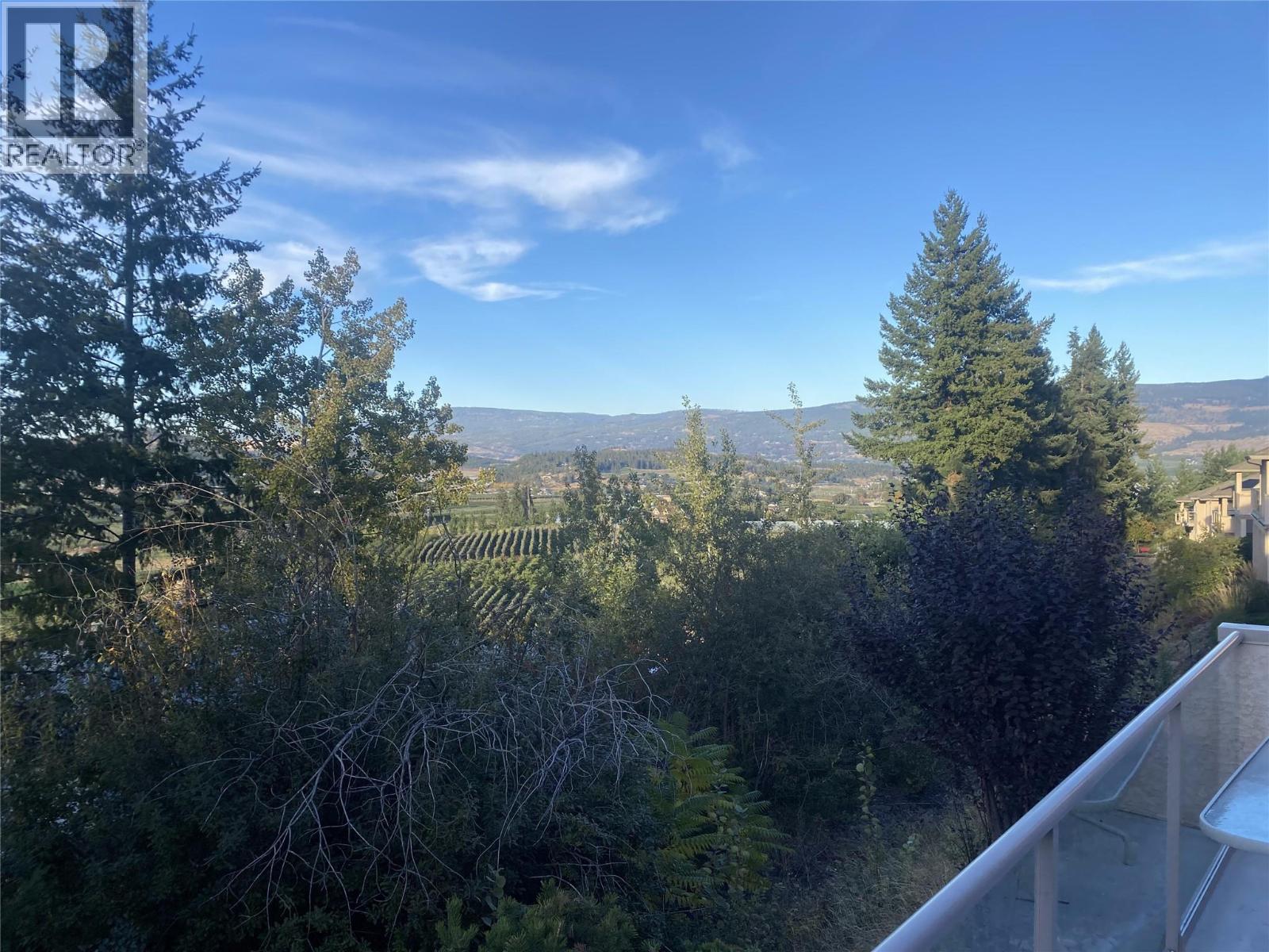 Picture for Unit #14, 2300 Silver  Place https://www.cirrealty.ca/reb/bc/8/10365118_23.jpg