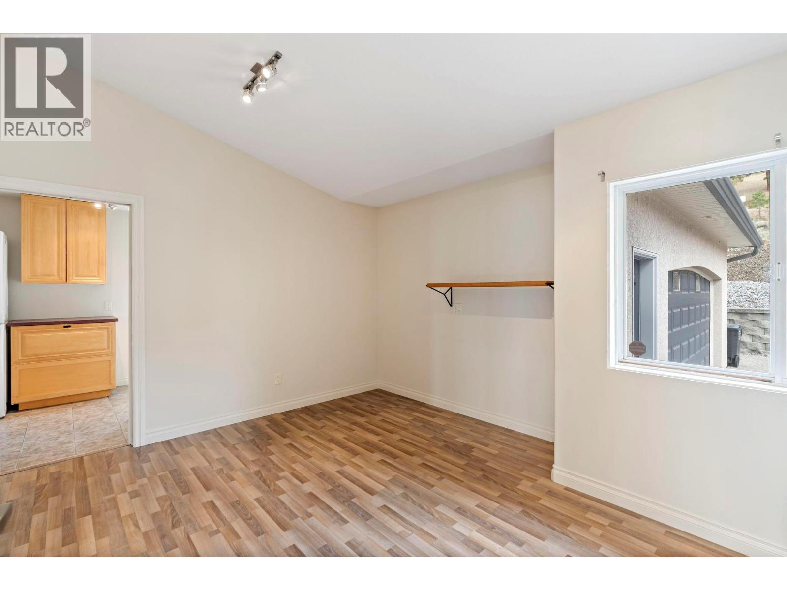 Picture for 1569 Gregory  Road https://www.cirrealty.ca/reb/bc/8/10365258_27.jpg