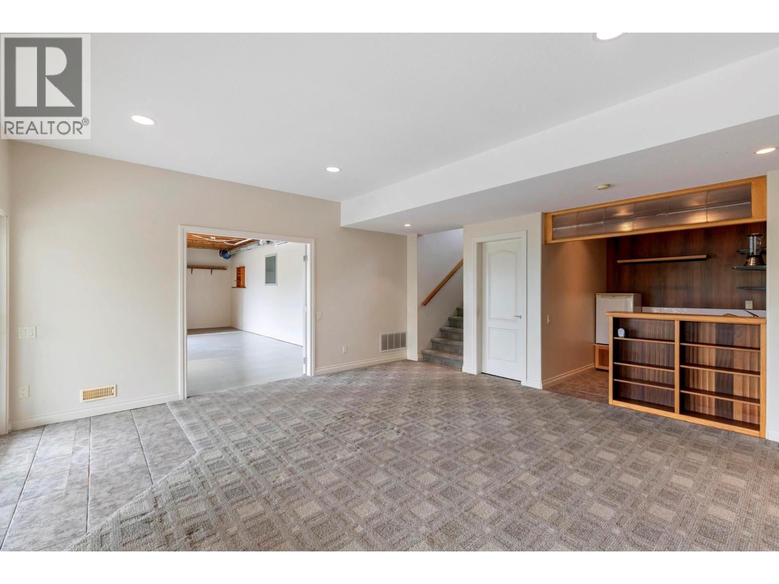 Picture for 1569 Gregory  Road https://www.cirrealty.ca/reb/bc/8/10365258_32.jpg