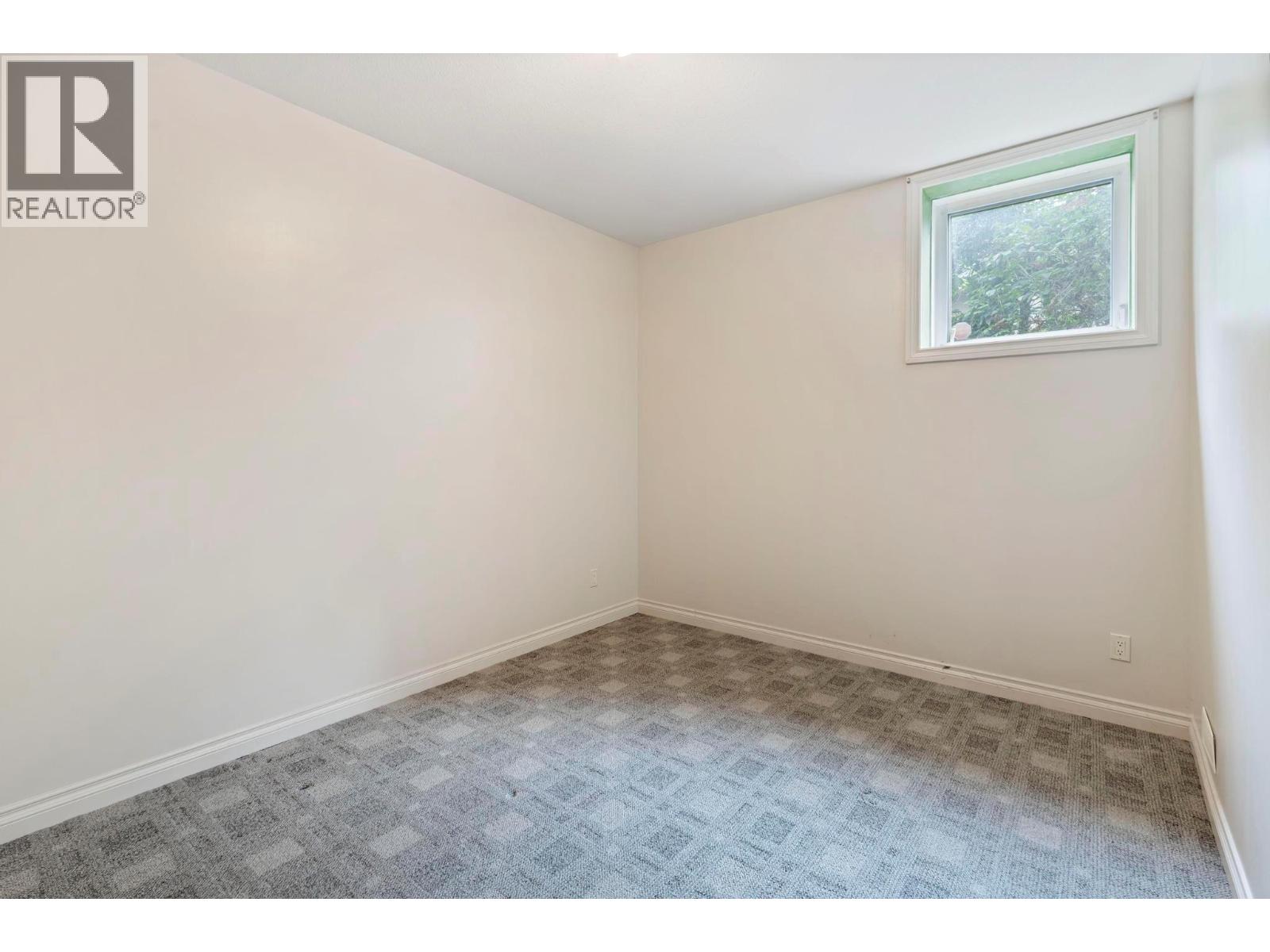 Picture for 1569 Gregory  Road https://www.cirrealty.ca/reb/bc/8/10365258_37.jpg