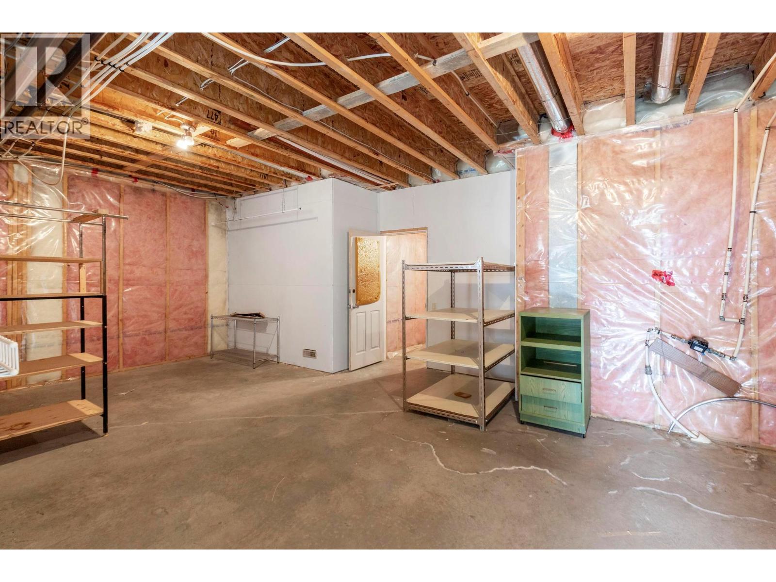 Picture for 1569 Gregory  Road https://www.cirrealty.ca/reb/bc/8/10365258_41.jpg