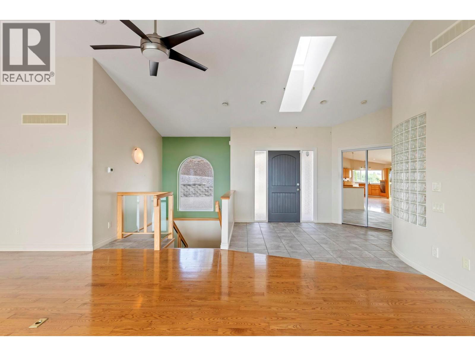 Picture for 1569 Gregory  Road https://www.cirrealty.ca/reb/bc/8/10365258_8.jpg