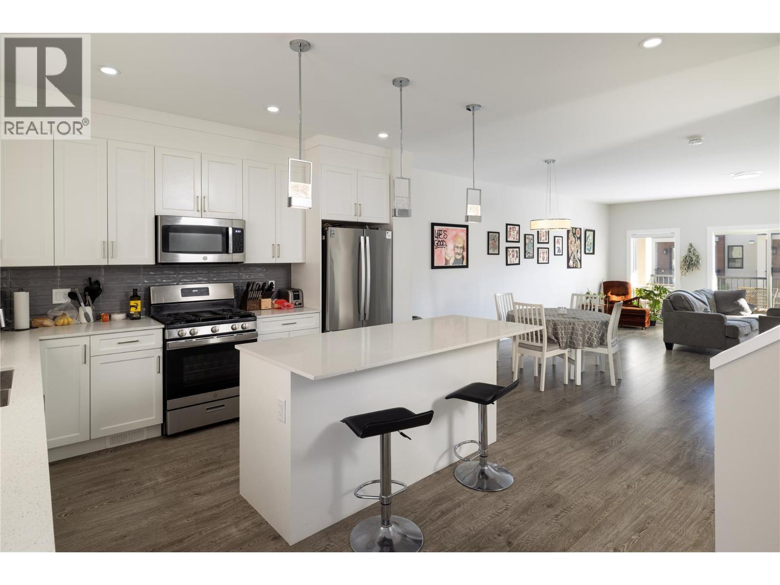 Picture for Unit #16, 1136 Black Mountain  Drive https://www.cirrealty.ca/reb/bc/8/10365298_11.jpg