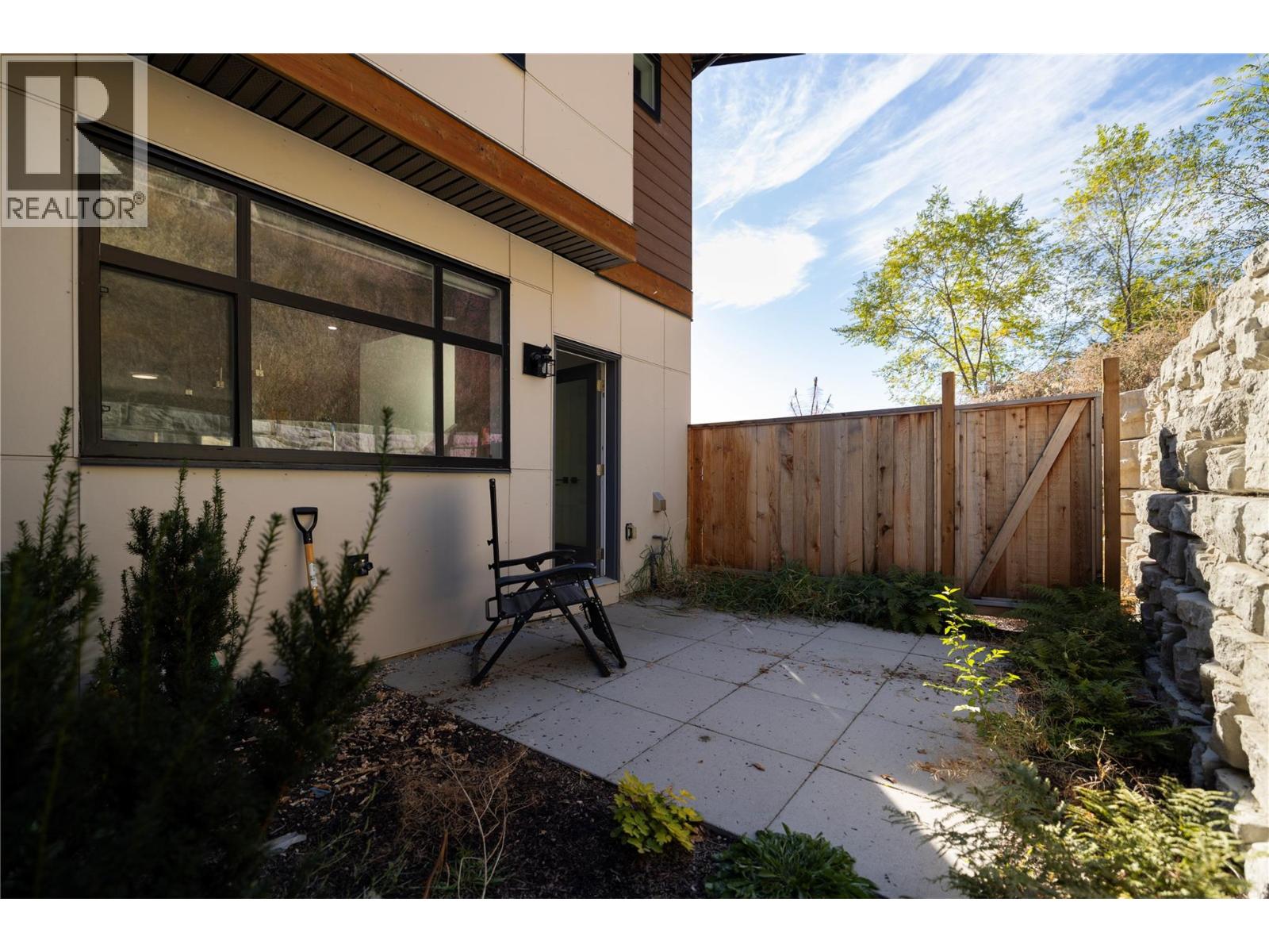 Picture for Unit #16, 1136 Black Mountain  Drive https://www.cirrealty.ca/reb/bc/8/10365298_17.jpg