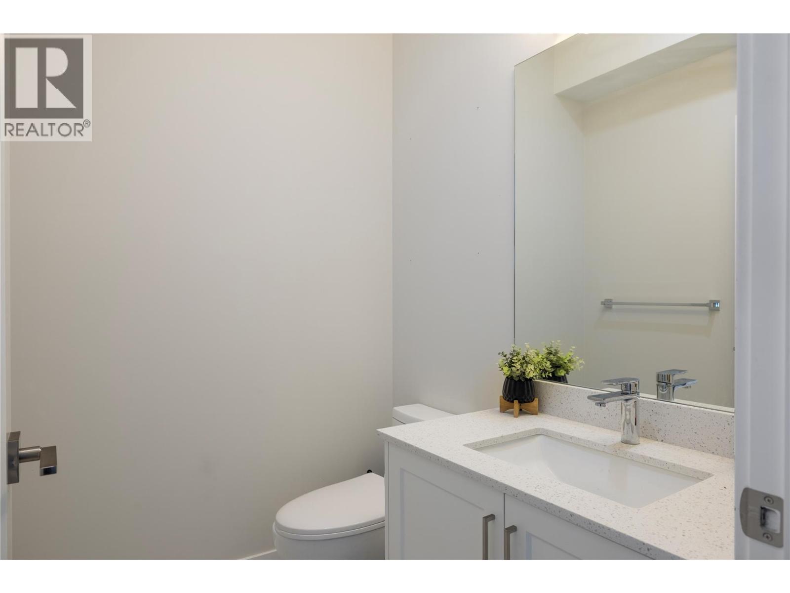 Picture for Unit #16, 1136 Black Mountain  Drive https://www.cirrealty.ca/reb/bc/8/10365298_20.jpg