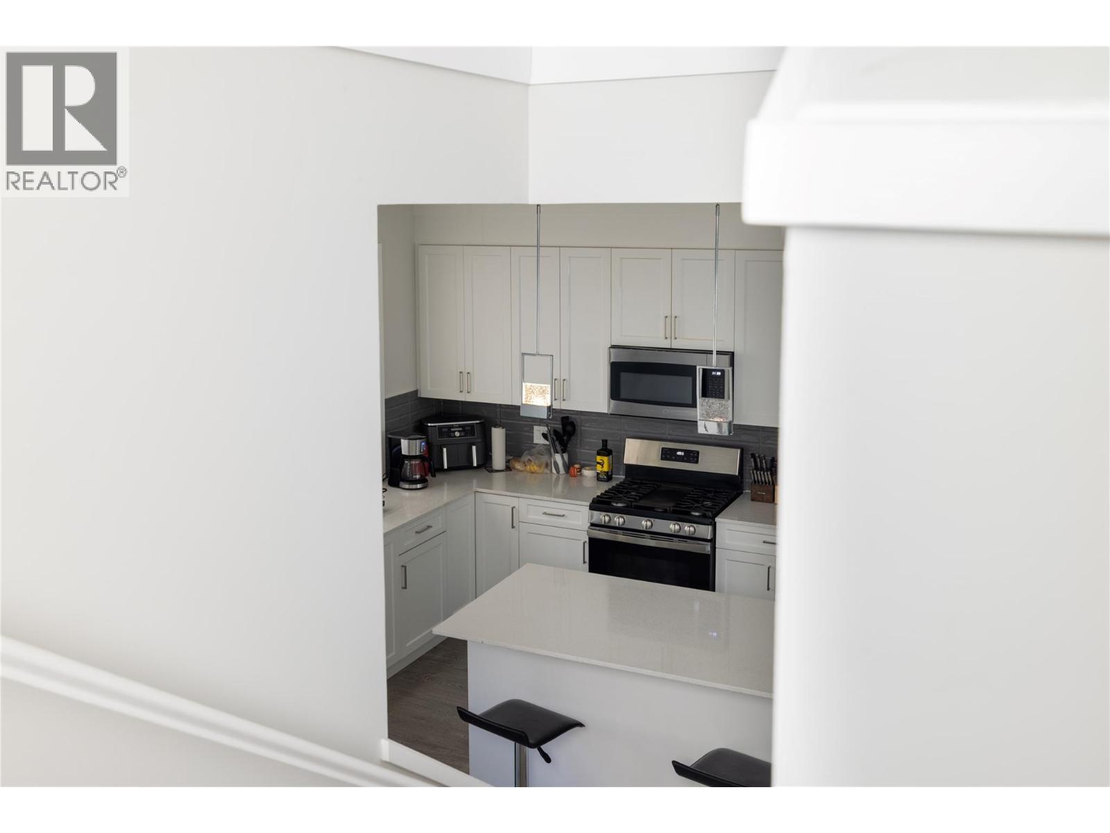 Picture for Unit #16, 1136 Black Mountain  Drive https://www.cirrealty.ca/reb/bc/8/10365298_21.jpg