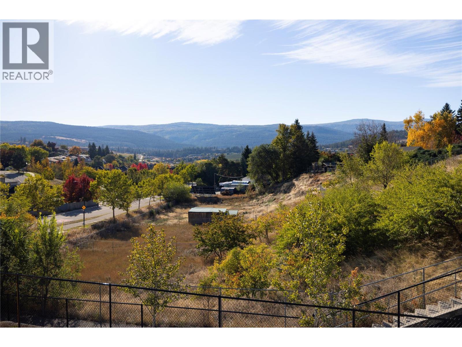 Picture for Unit #16, 1136 Black Mountain  Drive https://www.cirrealty.ca/reb/bc/8/10365298_39.jpg