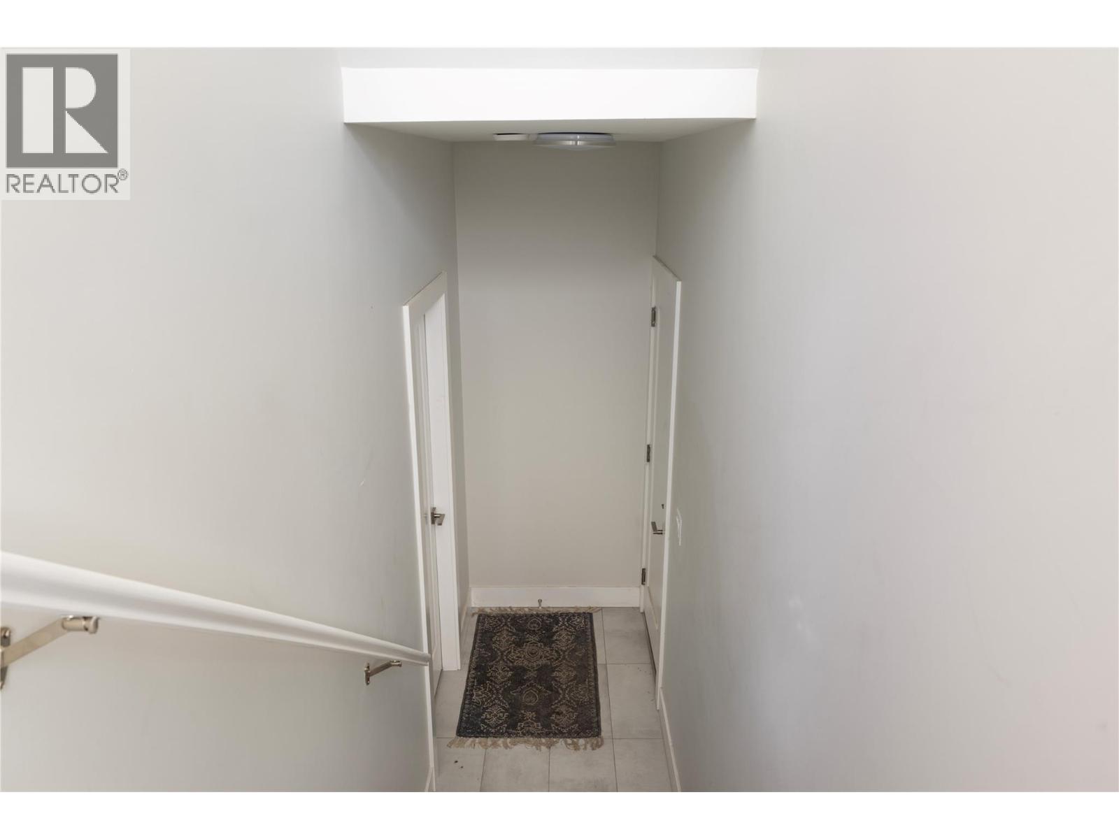 Picture for Unit #16, 1136 Black Mountain  Drive https://www.cirrealty.ca/reb/bc/8/10365298_4.jpg