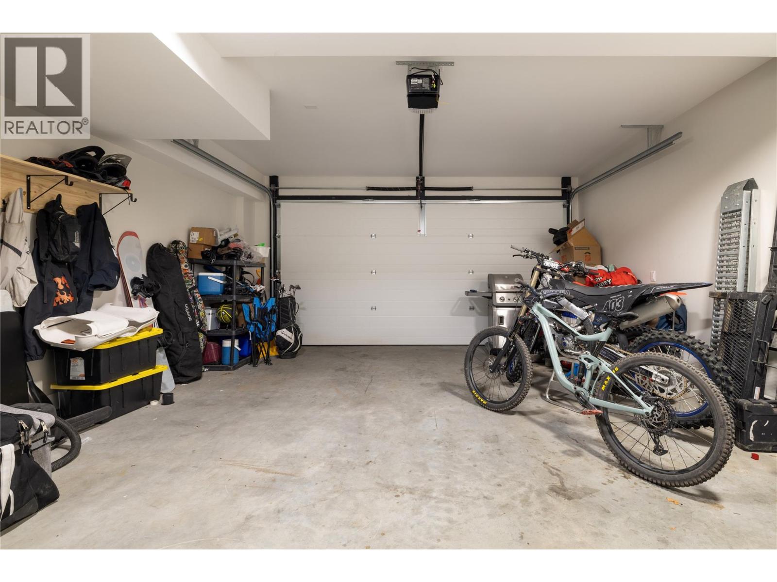 Picture for Unit #16, 1136 Black Mountain  Drive https://www.cirrealty.ca/reb/bc/8/10365298_40.jpg