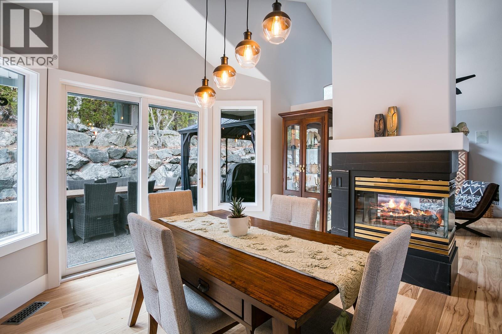 Picture for 4172 Gallaghers  Grove https://www.cirrealty.ca/reb/bc/8/10365578_13.jpg